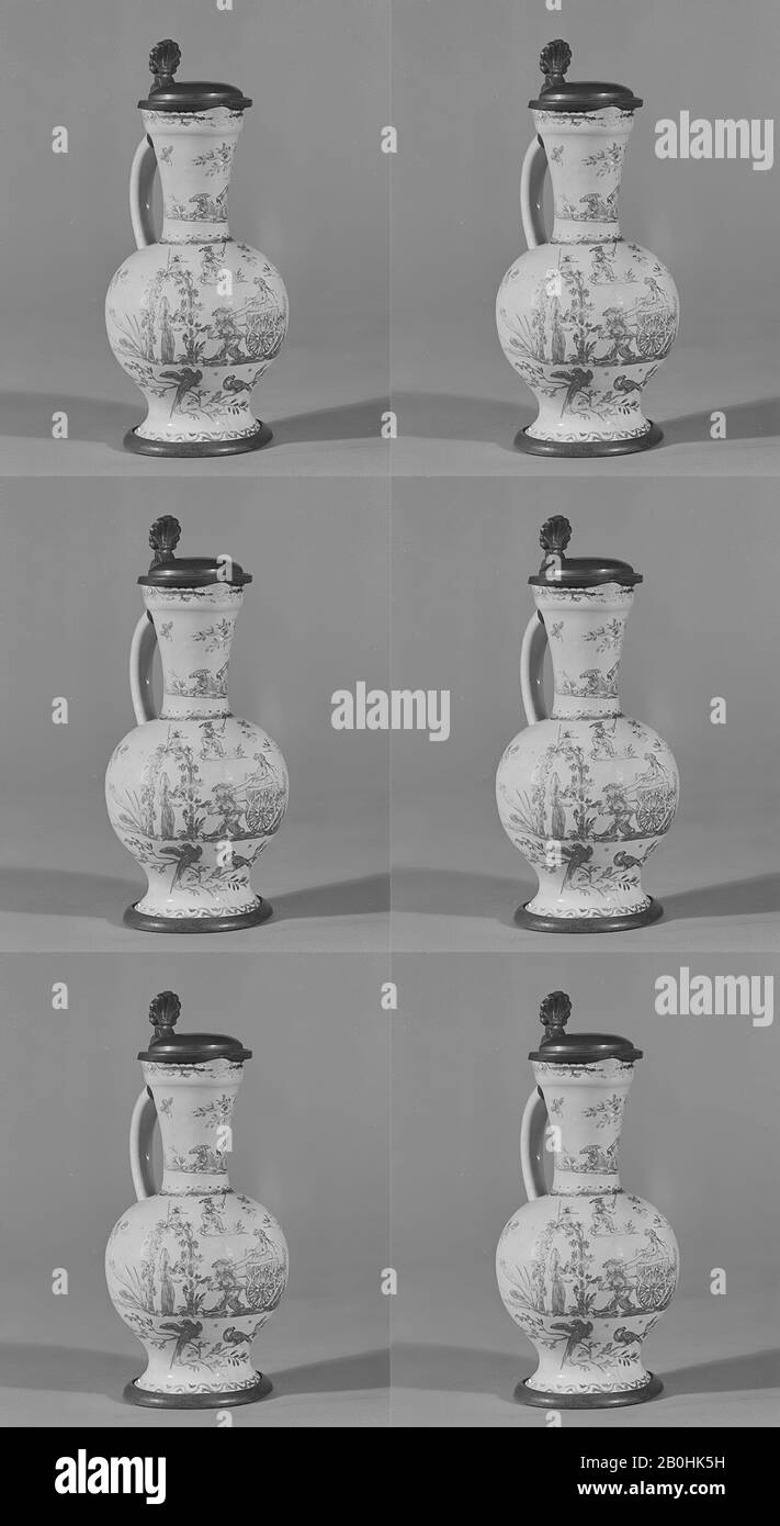 Petite carafe, allemande, fin du XVIIe siècle, allemande, faïence à vitrage, étain, hauteur : 7 po. (17,8 cm), céramique-poterie Banque D'Images