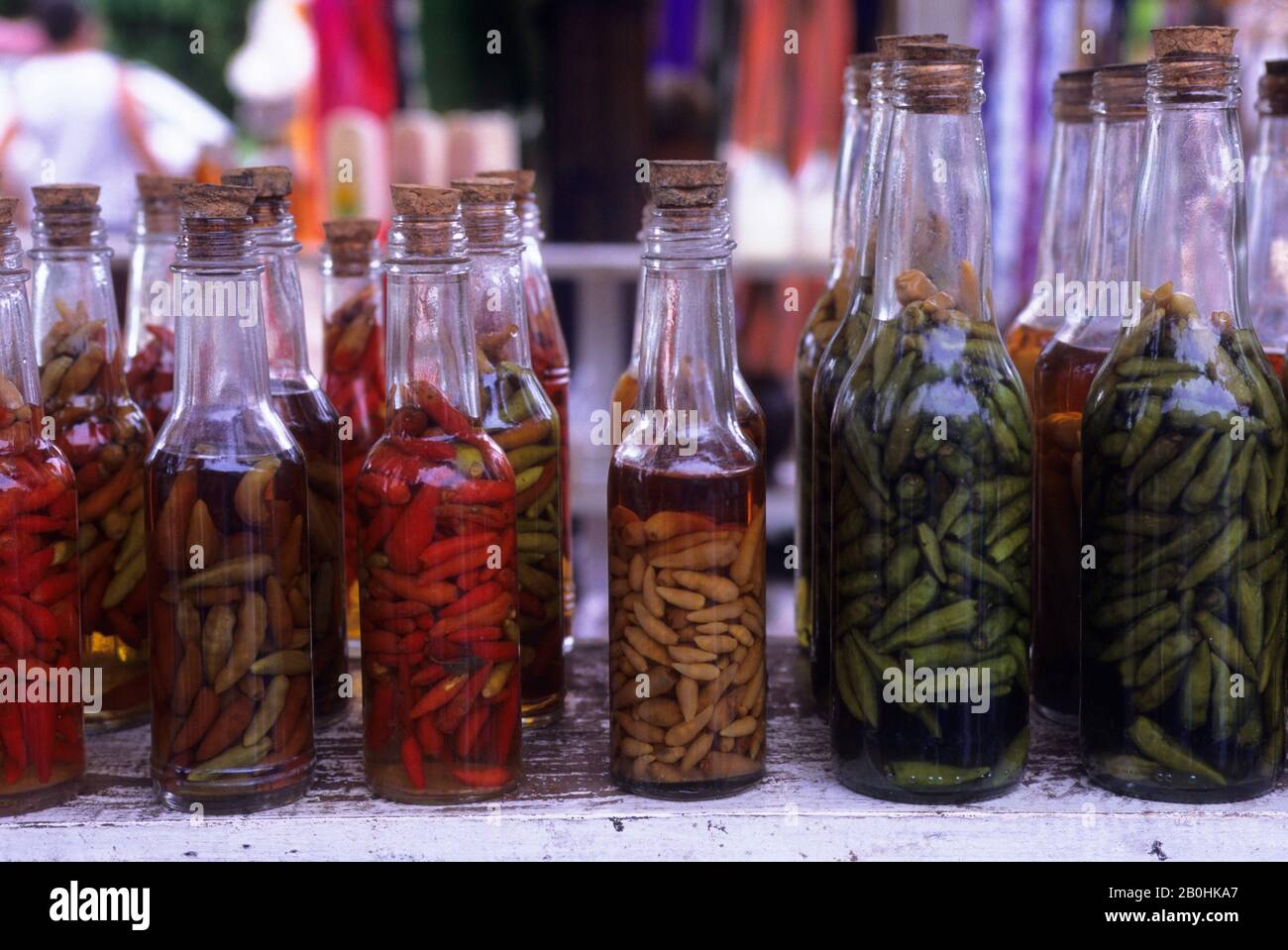BRÉSIL, PORTO SEGURO, PARTIE HISTORIQUE DE LA VILLE, PICKLED HOT PIMENTS Banque D'Images