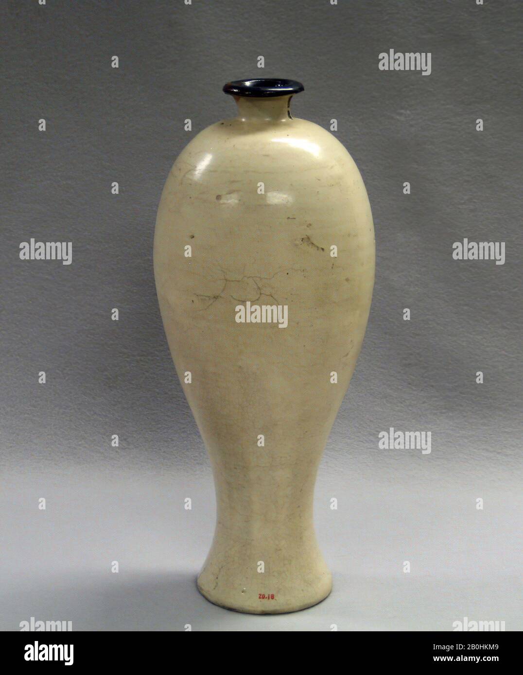 Jar, Chine, dynastie Song (960–1279), Culture : Chine, Poterie (Ding ware, Cizhou), H. 15 in. (38,1 cm), céramique Banque D'Images