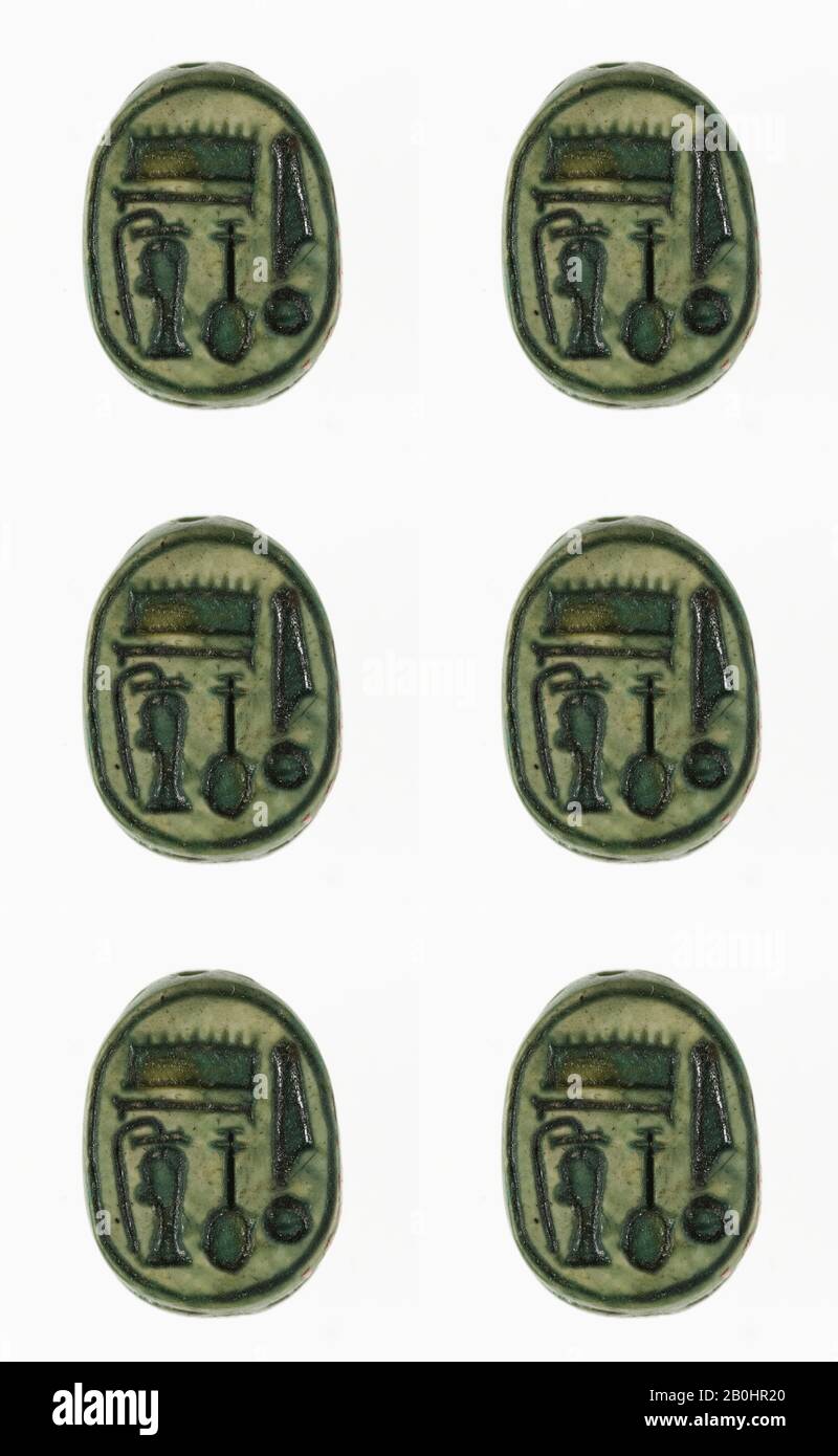 Scarab Inscrit avec le nom du Dieu Amun-Re, Nouveau Royaume, dynastie 18, tôt, règne conjoint de Hatshepsut et Thutmose III, CA. 1479–1458 C.-B., D'Égypte, de Haute-Égypte, de Thèbes, de Deir el-Bahri, du Temple d'Hatshepsut, du dépôt de fondation 7 (G), 1926–27, Steatite (verni), L. 1,7 cm (11/16 po); w. 1,2 cm (1/2 po) ; h. 0,7 cm (1/4 po Banque D'Images