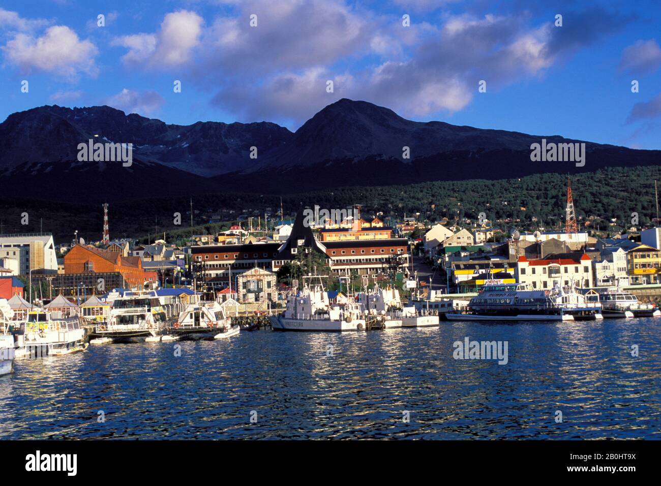 ARGENTINE, TIERRA DEL FUEGO, USHUAIA, LA VILLE LA PLUS MÉRIDIONALE, VUE SUR LA VILLE Banque D'Images
