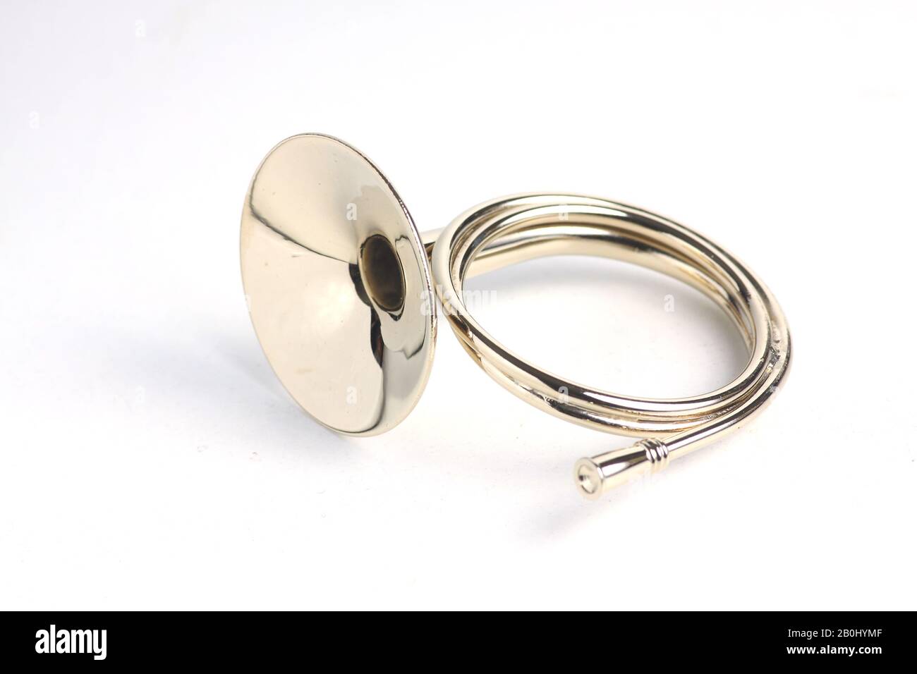 pavillon de chasse isolé sur fond blanc. l'image contient de l'espace de copie. Pose plate Banque D'Images