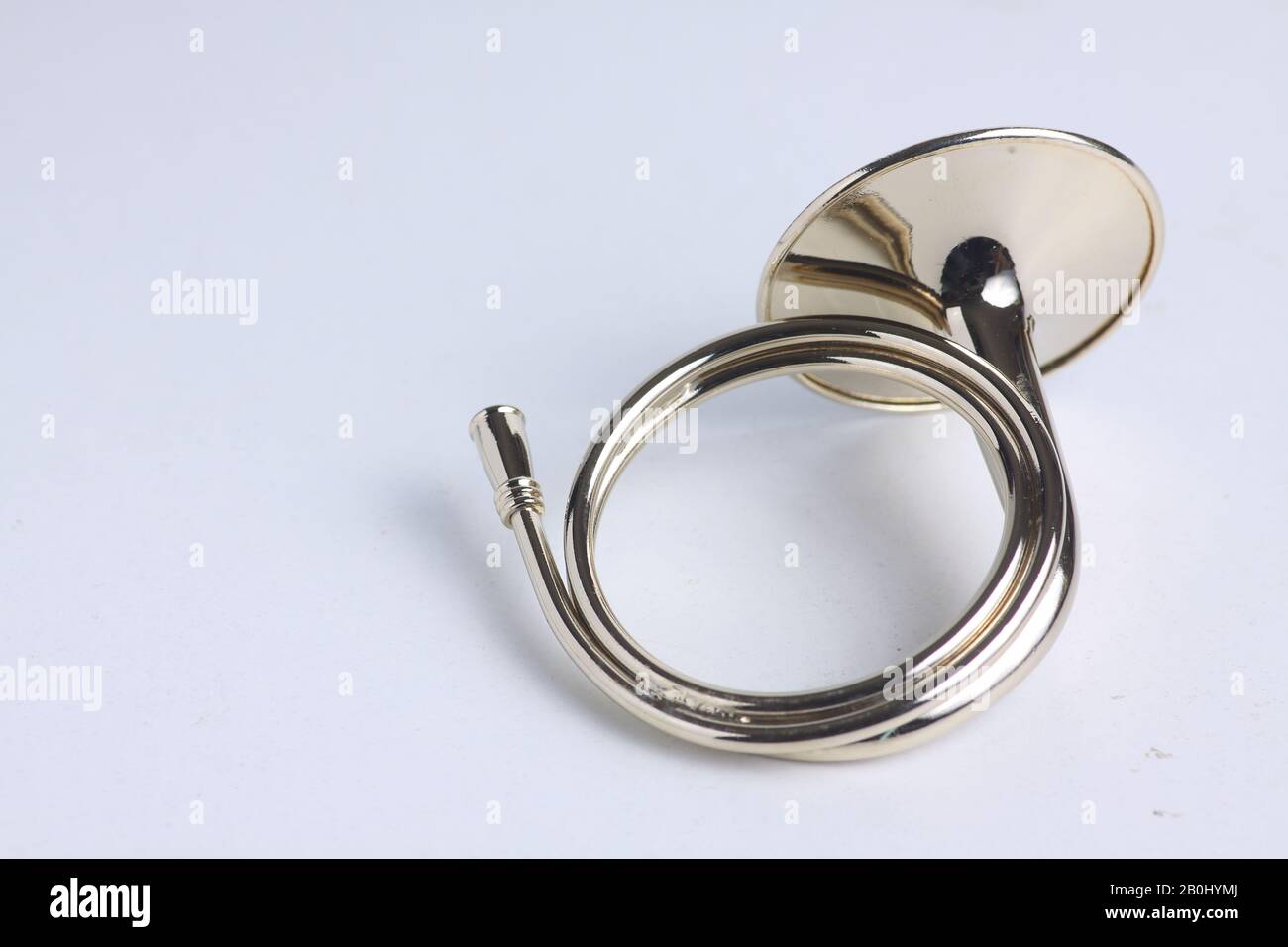 pavillon de chasse isolé sur fond blanc. l'image contient de l'espace de copie. Pose plate Banque D'Images