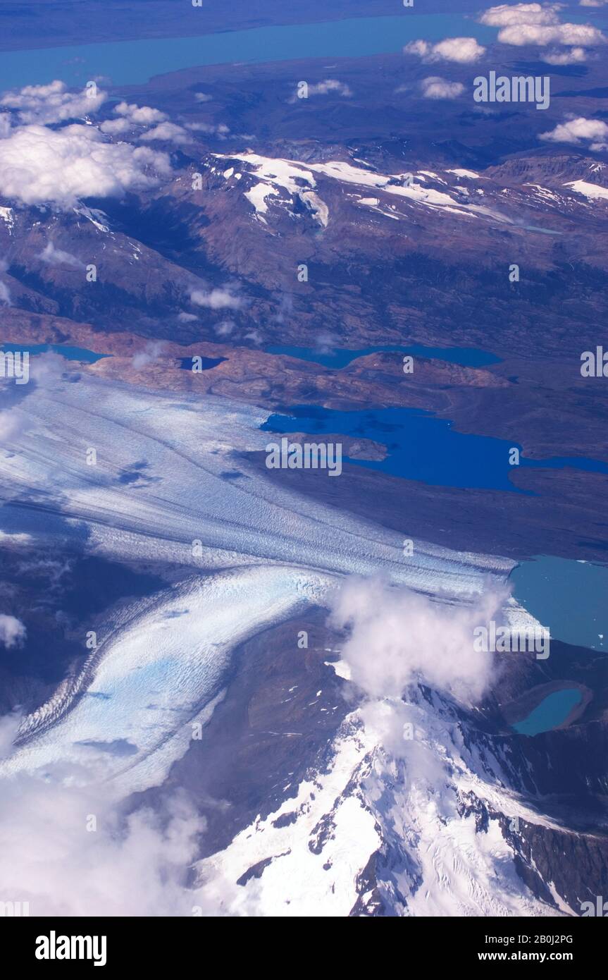 CHILI, MONTAGNES DES ANDES, PHOTO AÉRIENNE DU PARC NATIONAL DU GLACIER NORD DE TORRES DEL PAINE, GLACIER MORAINE Banque D'Images
