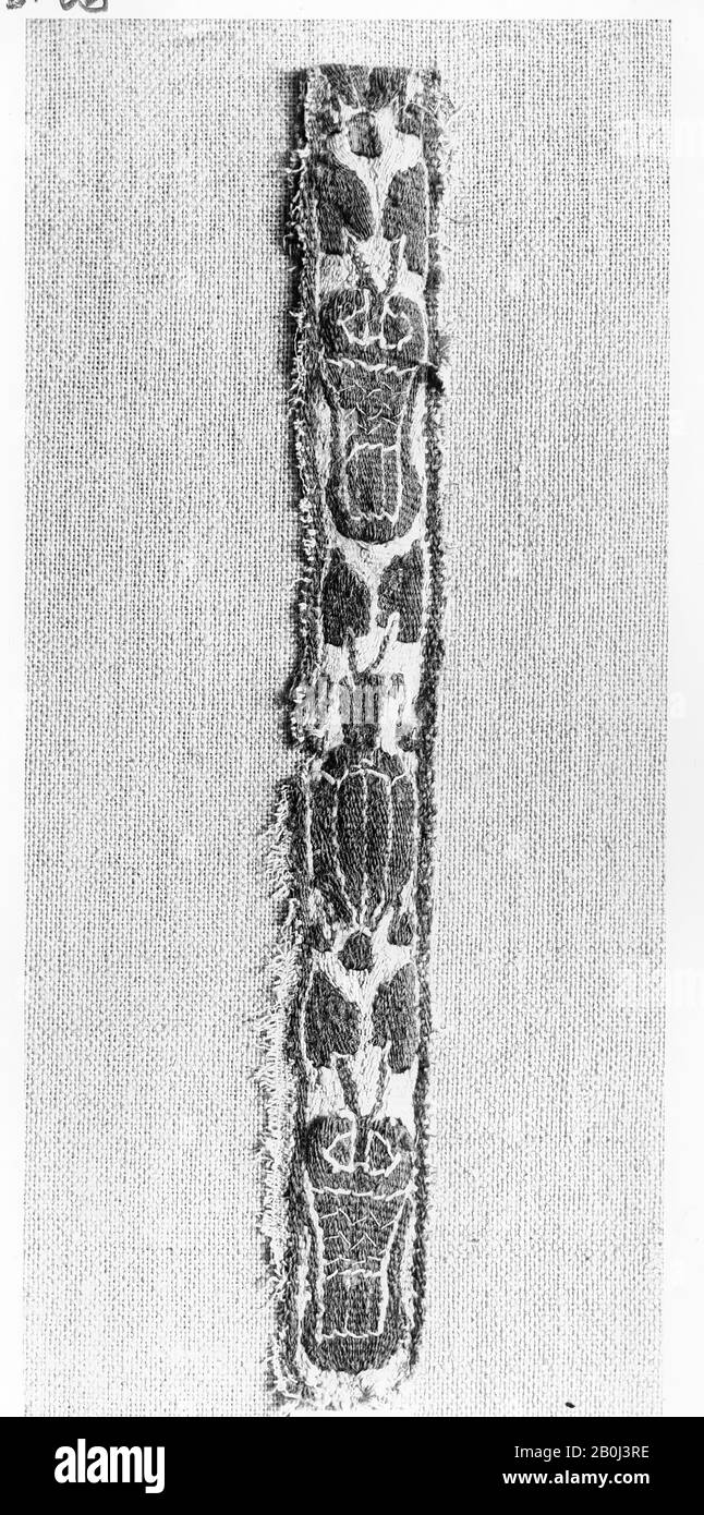Fragment, 4ème siècle, Fabriqué en Egypte, laine, lin; tissage tapisserie, 9 13/16 po. Haut 1 po. Large (25 cm de haut 2,6 cm de large), textiles Banque D'Images
