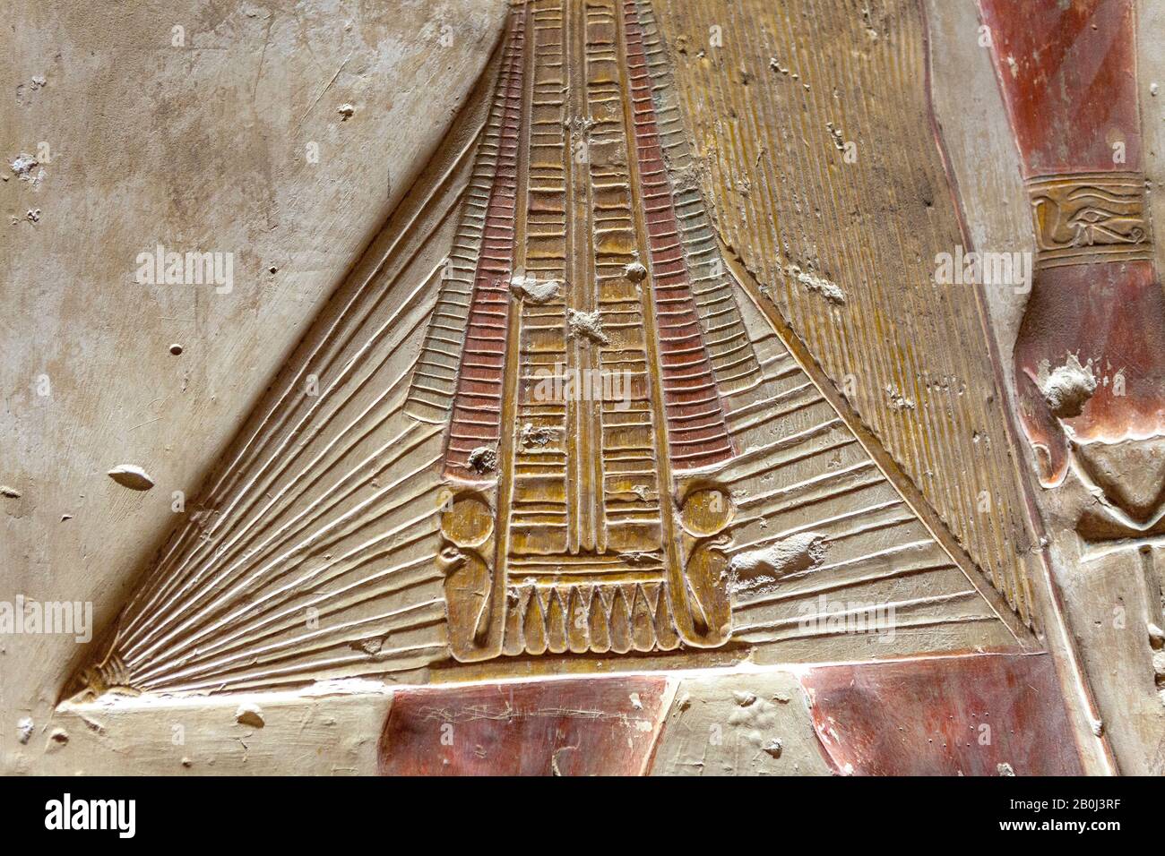 Gros plan sur le shendyt du roi Seti I dans le Grand Temple d'Abydos Banque D'Images