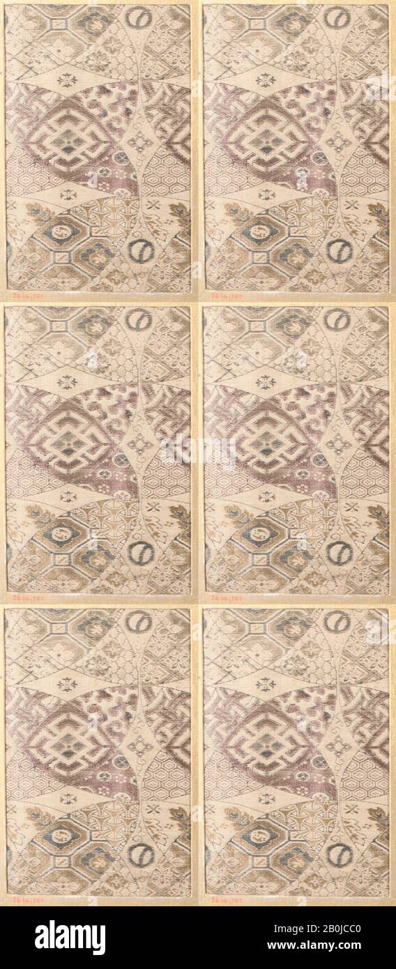 Pièce, Japon, XVIIIe–XIXe siècle, Japon, soie, 6 3/4 x 4 1/4 po. (17,15 x 10,80 cm), textiles-tissés Banque D'Images