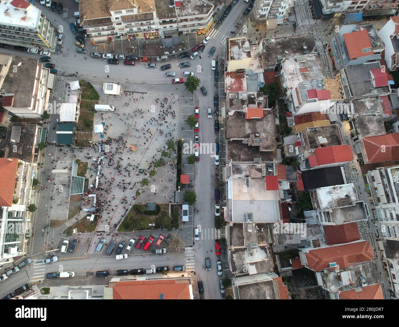 Igoumenitsa Grèce Épire Thesprotia Hôtel de ville place Carnaval Halloween tsiknoppempti 2020 vue aérienne drone photo Banque D'Images