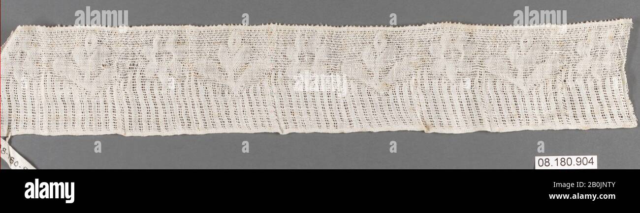 Frontière, Suisse, XVIIe siècle, Suisse, cordon, L. 11 x W. 2 pouces, 27,9 x 5,1 cm, textiles-lacets Banque D'Images