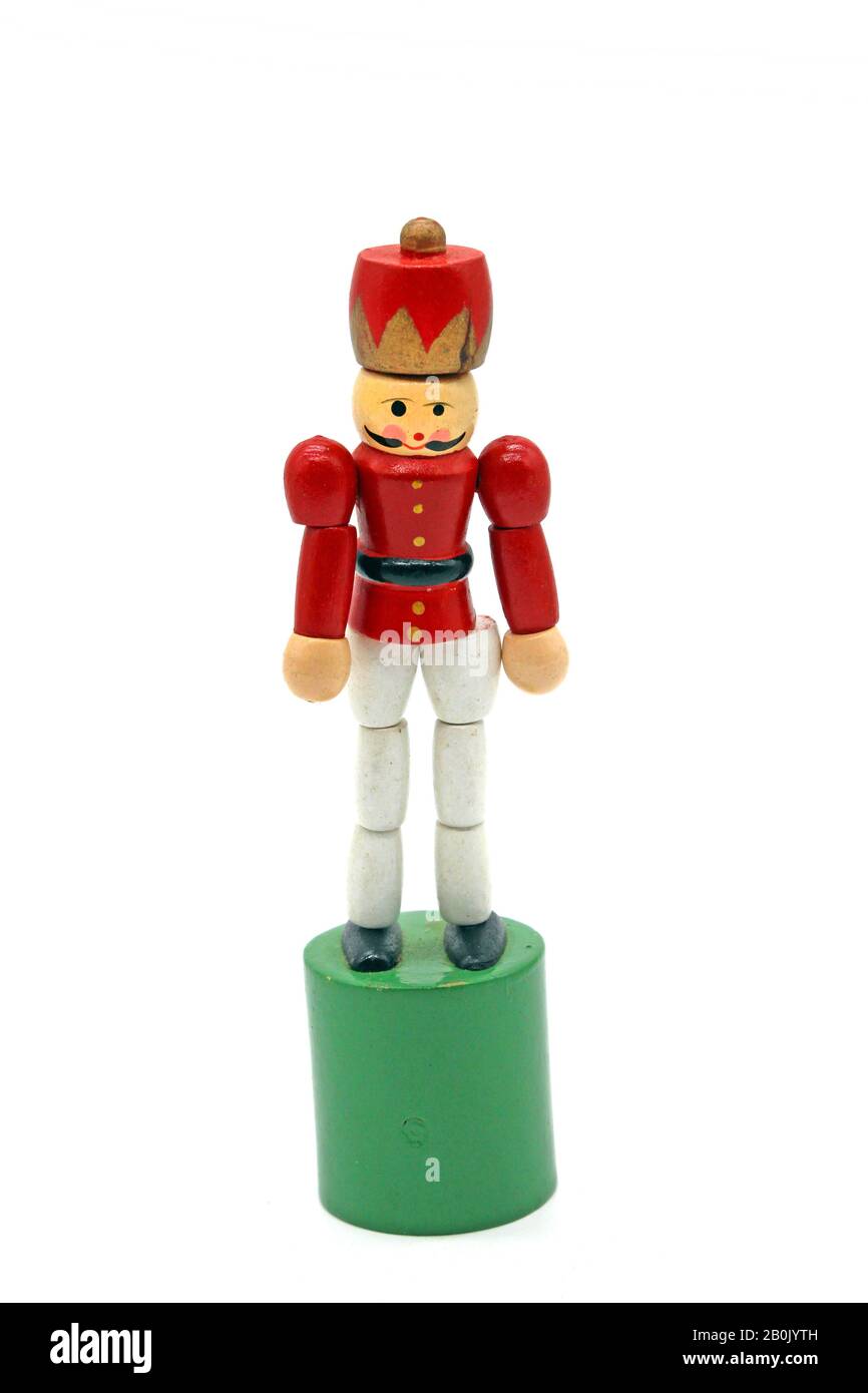 Soldat jouet en bois, isolé sur fond blanc Banque D'Images