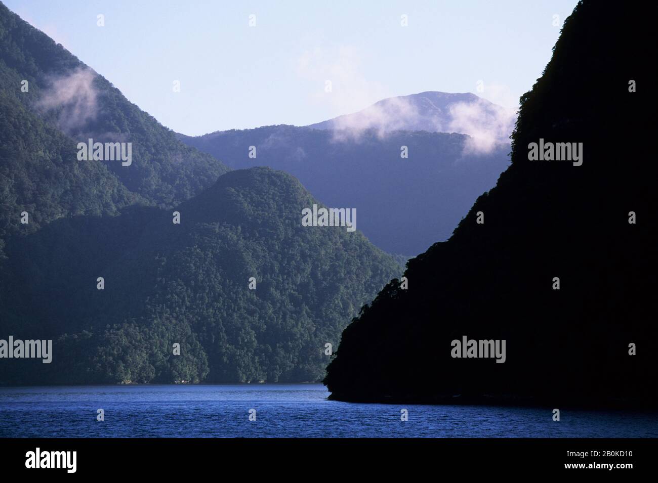 NOUVELLE-ZÉLANDE, FIORDLAND NP, PASSAGE D'ACHERON Banque D'Images