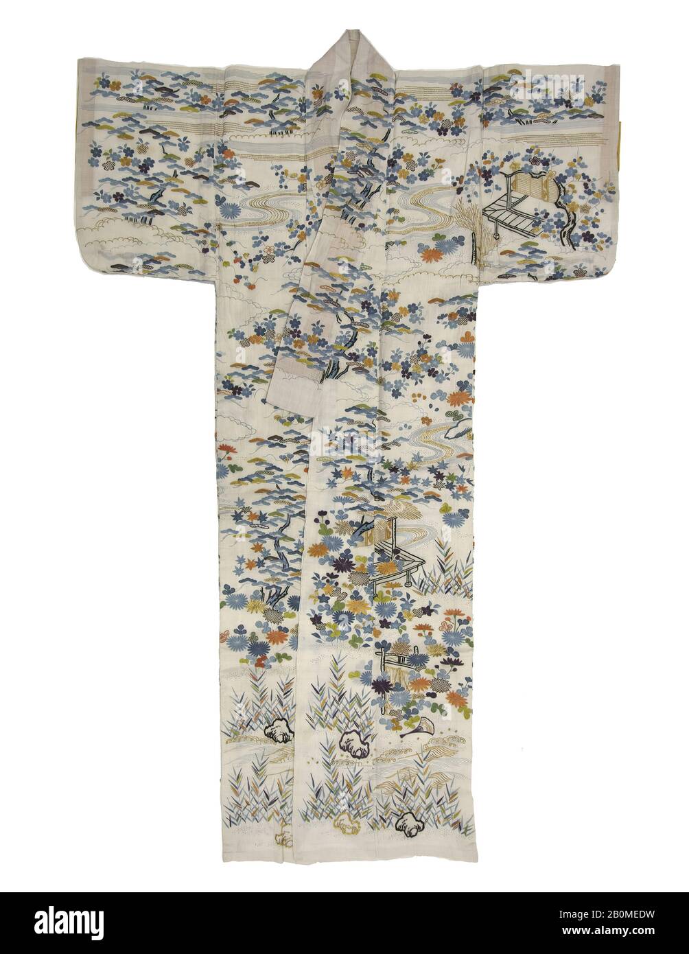 Robe d'été (Katabira) avec paysages saisonniers et scènes de La Tale de Genji, Japon, période Edo (1615–1868), deuxième moitié du XVIIIe siècle, Japon, rarie à armure unie avec teinture de pâte, broderie à fils de soie, couching à fils d'or, 73 × 47 1/2 po. (185,4 × 120,7 cm), textiles-costumes Banque D'Images