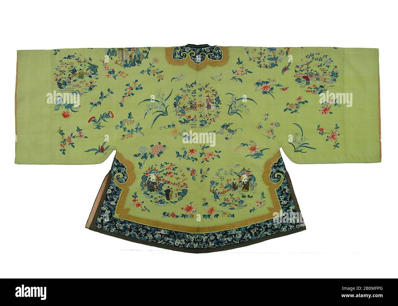 Veste courte Lady's, Chine, dynastie Qing (1644–1911), date du milieu du XIXe siècle, Chine, soie, Dans L'Ensemble : 36 1/4 x 65 po. (92,1 x 165,1 cm), costumes-Tapisseries Banque D'Images