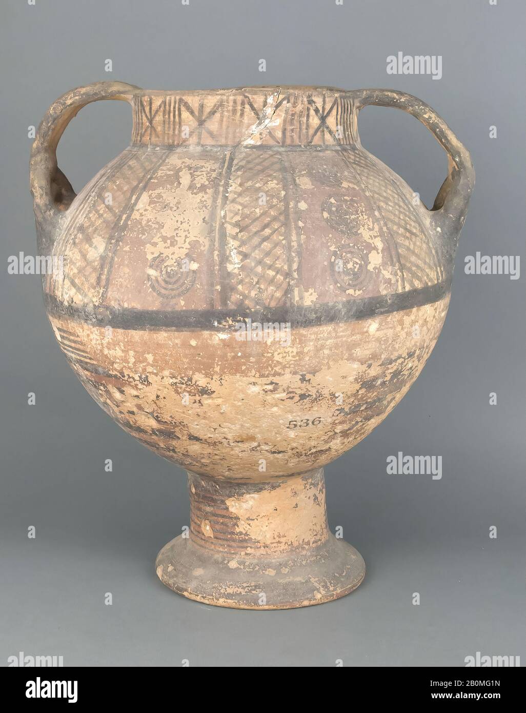 Amphora, chypriote, Cypo-archaïque I, date 750–600 av. J.-C., chypriote, Terre Cuite, 13 13 13/16 po. (35,1 cm), Vases Banque D'Images