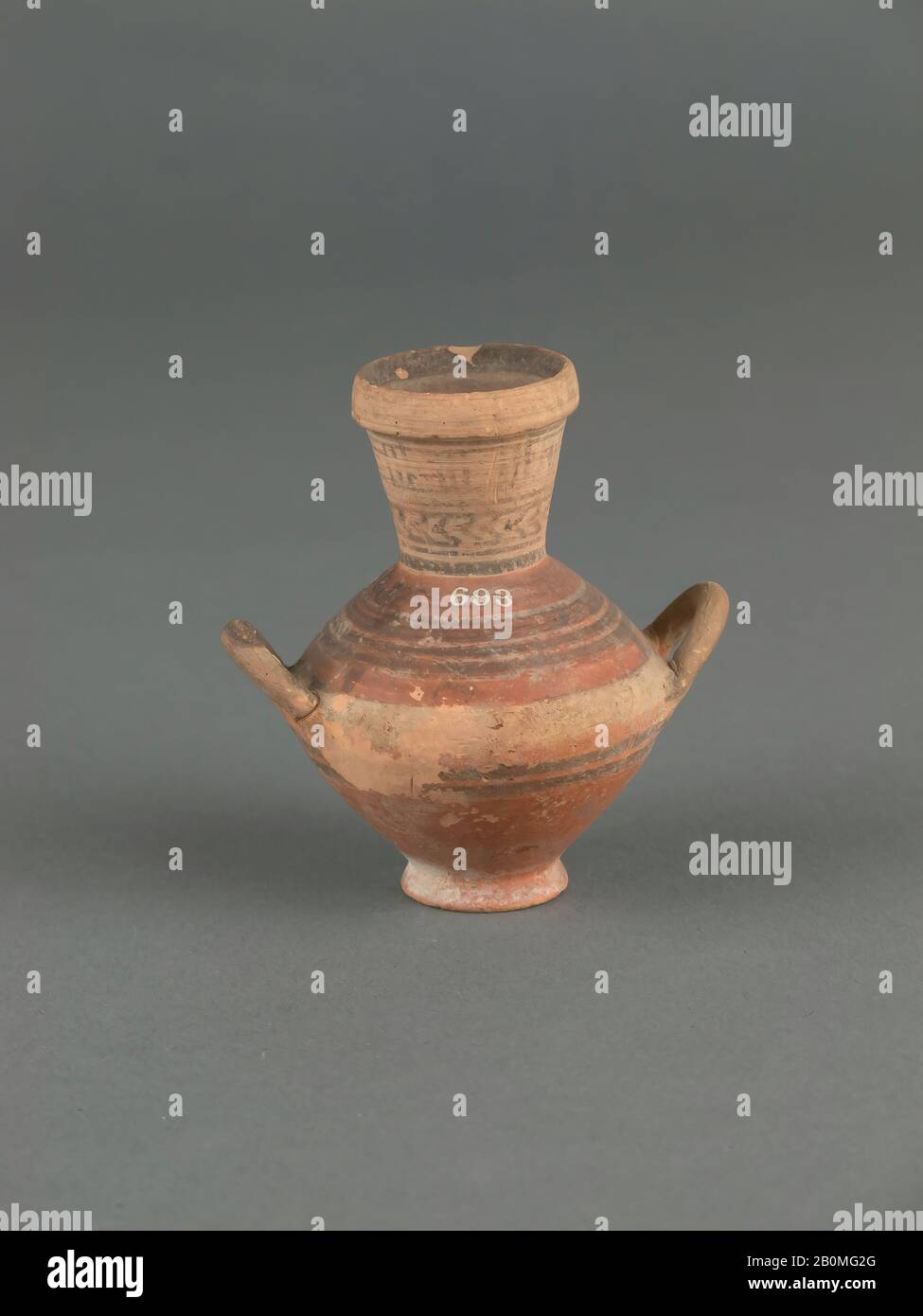 Pichet, miniature, chypriote, Cypo-archaïque II, date 600–480 av. J.-C., chypriote, Terre Cuite, 2 13/16 po. (7,1 cm), Vases Banque D'Images