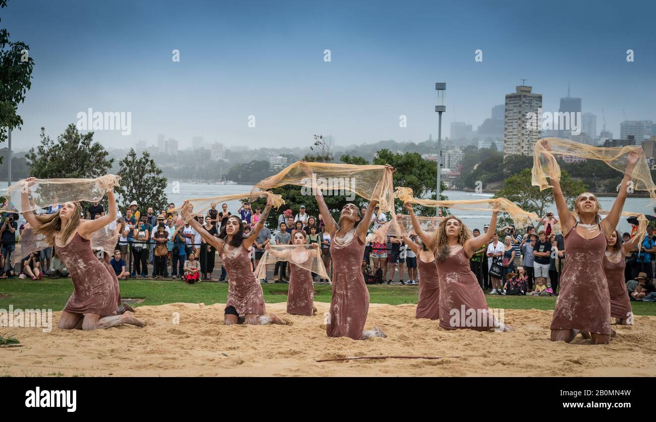 Sydney, Nouvelle-Galles du Sud, Australie, 26 janvier 2018 : les Australiens célèbrent la plus ancienne culture vivante au monde à Walumil Pelouses, réserve de Barangaroo, Sydney. Banque D'Images