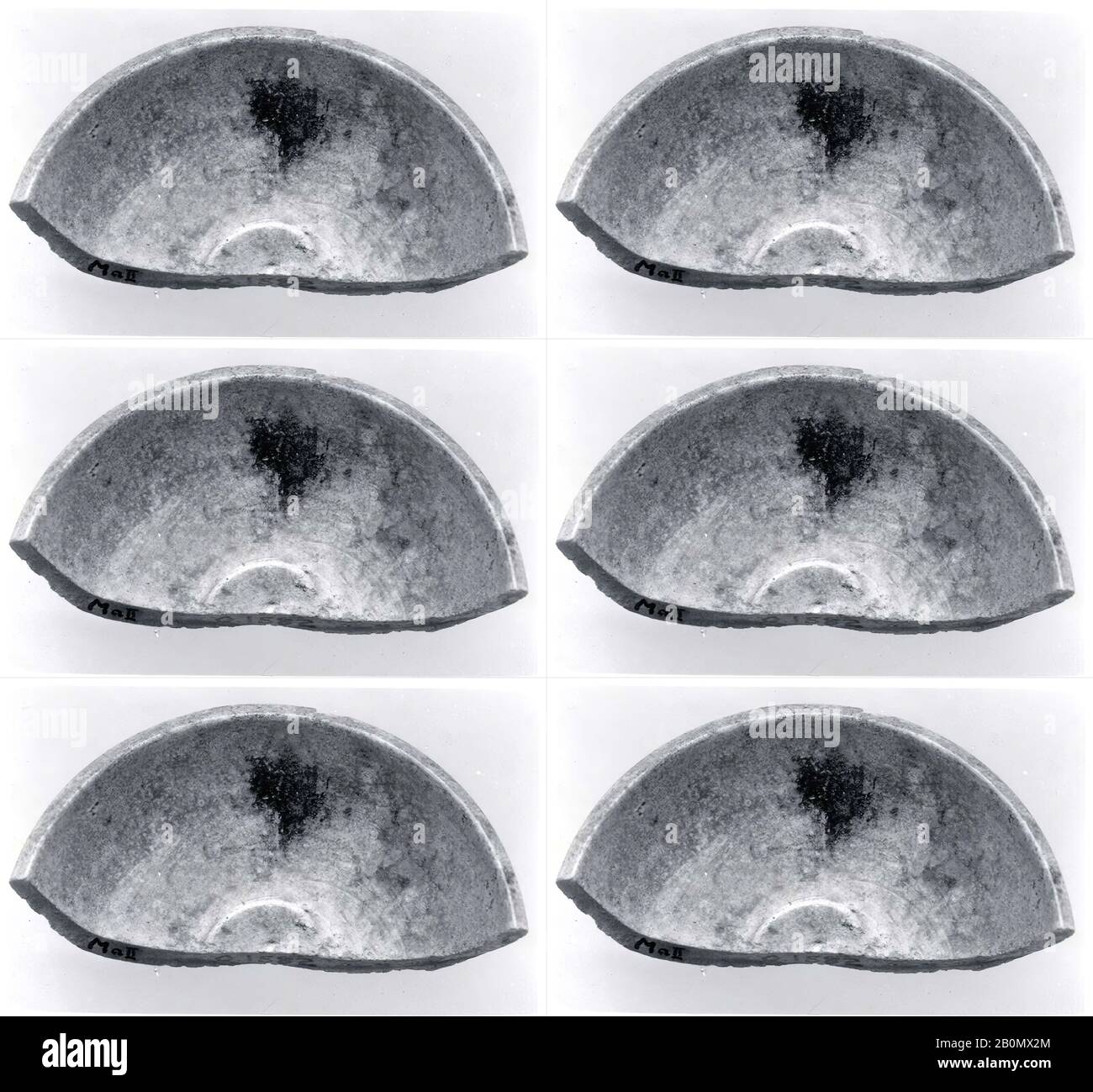 Fragment de bol, Sasanian, Sasanian, Date CA. D.A. du 3ème au 7ème siècle, Mésopotamie, Ctesiphon, Sasanian, verre, 4 x 2 po. (10,16 x 5,08 cm), Récipients en verre Banque D'Images