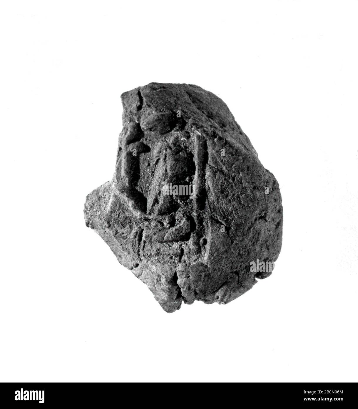 Document De Scellement avec le trône Nom d'Amenhotep III, Nouveau Royaume, dynastie 18, règne d'Amenhotep III, CA. 1390–1353 C.-B., D'Égypte, de Haute-Égypte, de Thèbes, de Malqata, de West Villas, de West Villa B, 1910–12, de Mud, H. 1,7 cm (11/16 po); w. 1,9 cm (3/4 po.) ; th. 0,6 cm (1/4 po Banque D'Images