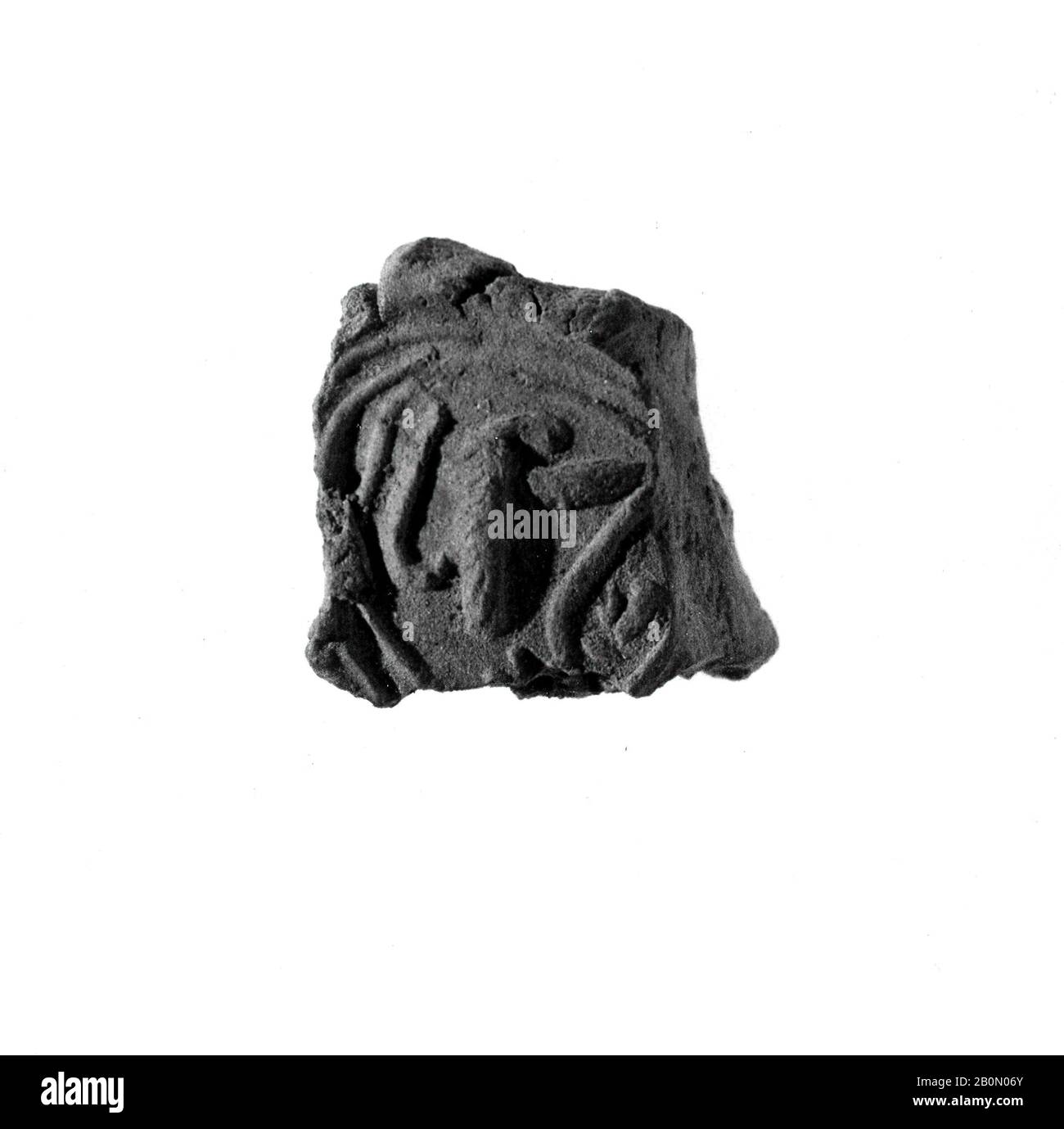 Document De Scellement avec le trône Nom d'Amenhotep III, Nouveau Royaume, dynastie 18, règne d'Amenhotep III, CA. 1390–1353 C.-B., D'Égypte, de Haute-Égypte, de Thèbes, de Malqata, du Palais d'Amenhotep III, de la Villa Ouest B, de la coule de ordures du sud, du magazine ouest, 1910–12, de Mud, H. 1,3 cm (1/2 po.); w. 1,6 cm (5/8 po) ; th. 0,35 cm (3/16 po Banque D'Images
