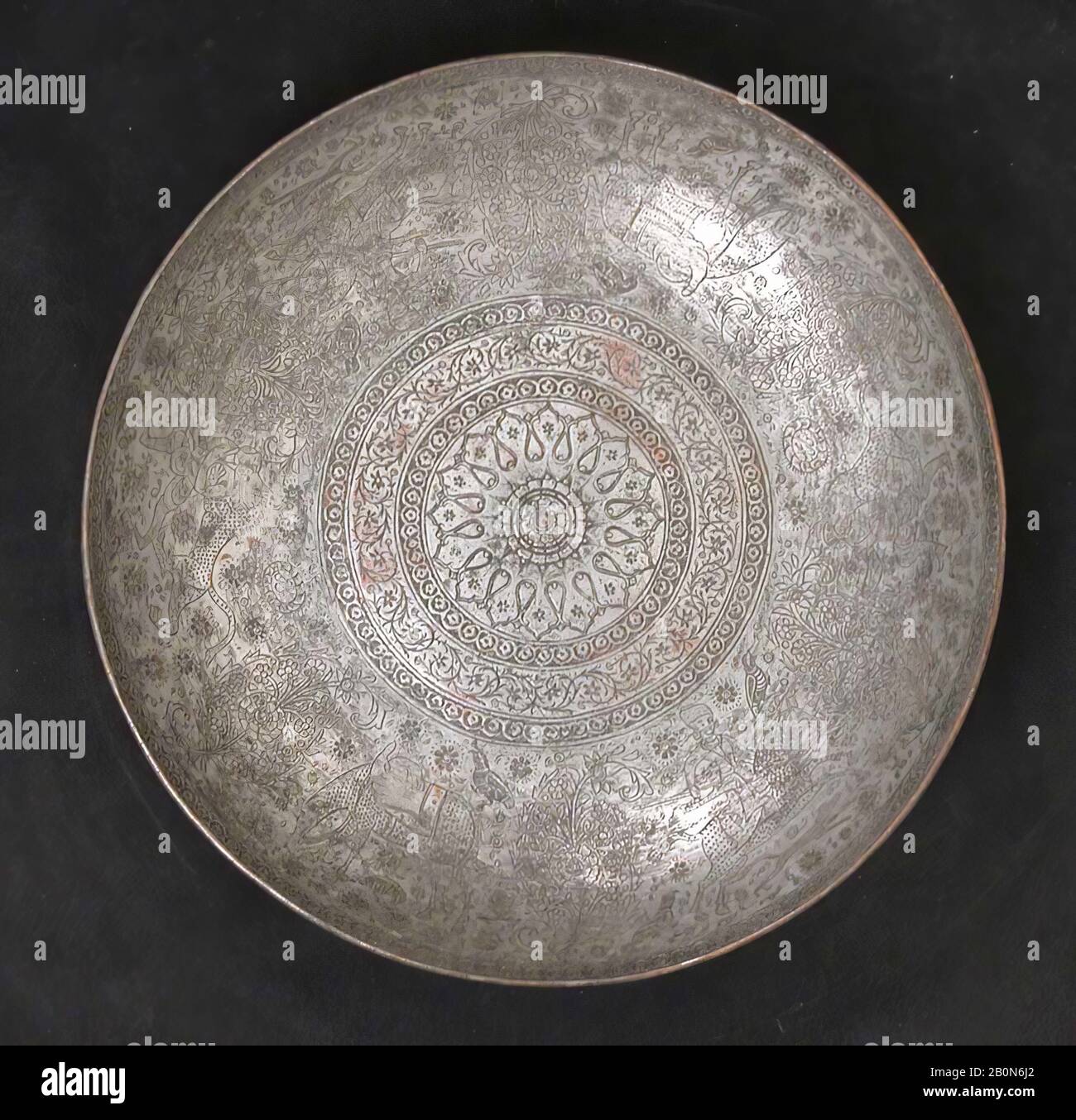 Dish, XIXe siècle, Attribué à l'Iran, cuivre; étamé, métal Banque D'Images
