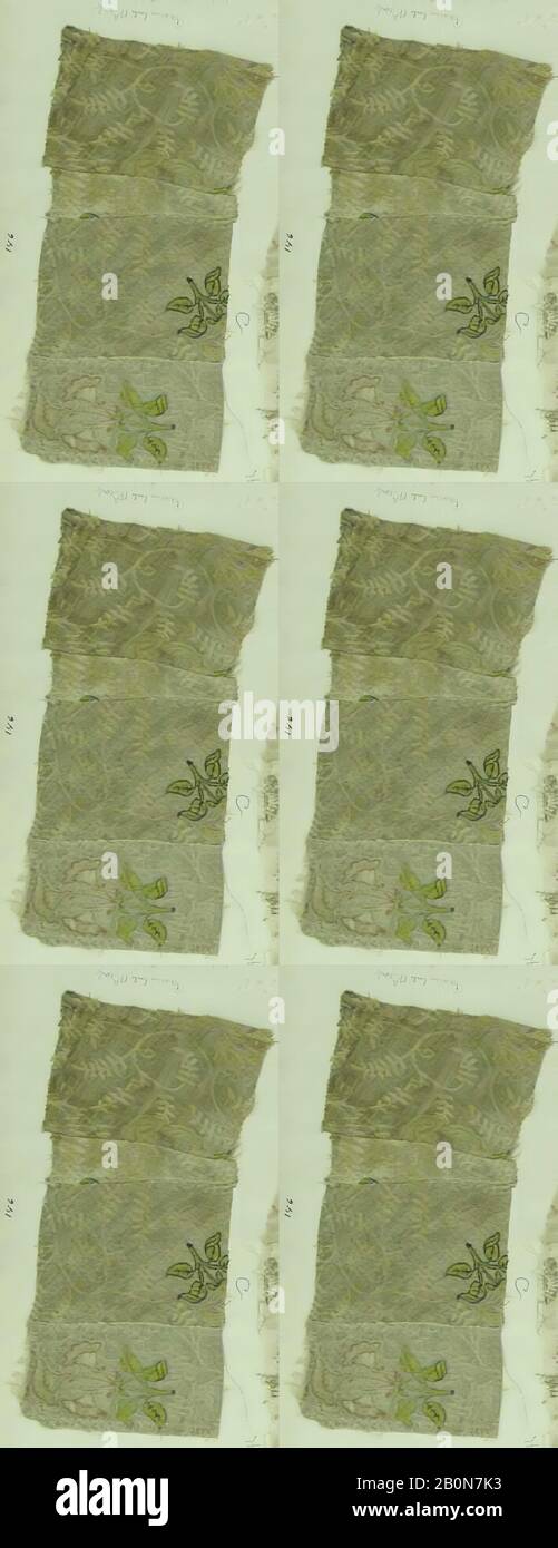 Fragment, fin du XVIIe siècle, Fabriqué en Iran, soie, fil métallique, 5 1/2 x 10 7/8 po. (14 x 27,6 cm), textiles Banque D'Images