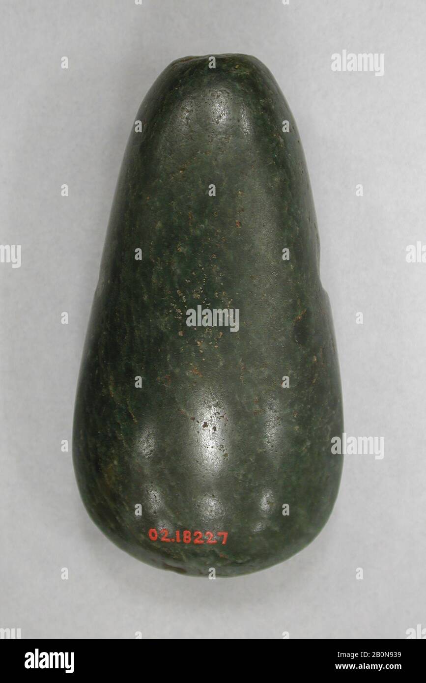 Hatchet, Antilles, Antilles, Jadeite, L. 2 13/16 Po. (7,1 cm); W. 1 7/16 (3,7 cm); D. 1 po. (2,6 cm), Jade Banque D'Images
