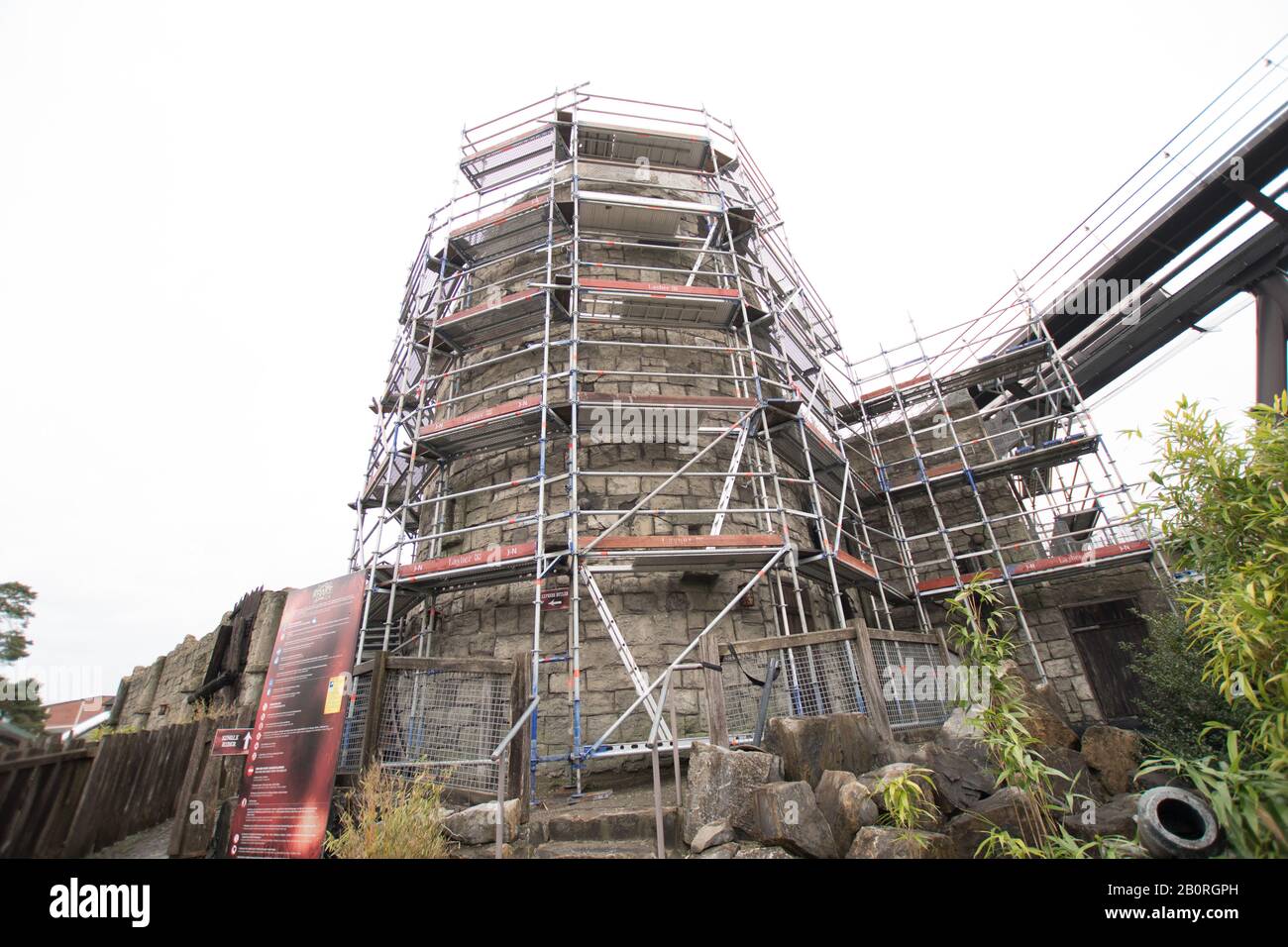 Soltau, Allemagne. 20 février 2020. Les préparatifs de la nouvelle saison sont en plein essor au Heide Park Resort. Le parc sera dégagé des restes d'hiver et les montagnes russes seront maintenues afin qu'il puisse recommencer au début de la saison. Pour tous les méduses d'adrénaline Colossos, Kraken and Co. Attendent. Crédit: Nico Schimmelpfennig/dpa-Zentralbild/ZB/dpa/Alay Live News Banque D'Images