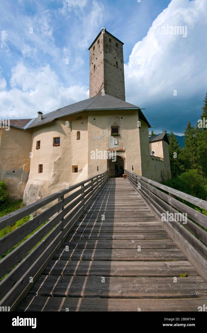 Château de Monguelfo, Château de Welsperg, Vallée de la Pusteria (Pustertal), Trentin-Haut-Adige, Italie Banque D'Images