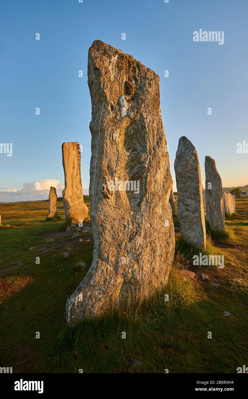 Calanais Standing Stones cercle central de pierre érigé entre 2900-2600BC mesurant 11 mètres de large. Au centre de l'anneau se dresse un monolithe énorme Banque D'Images