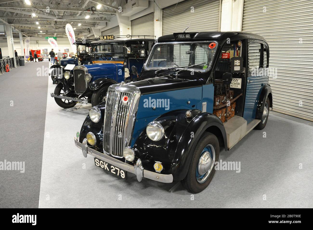 Un taxi Austin Low Loader de 1934 exposé au London Classic car Show qui a ouvert aujourd'hui à Olympia Londres, Royaume-Uni. Plus de 500 des plus belles voitures classiques et marques au monde, d'une valeur de 70 millions de livres sterling, sont exposées au salon, allant des tournois d'avant-guerre d'époque aux voitures de concept modernes. Le spectacle compte environ 20 000 visiteurs, allant des têtes essence aux gens qui aiment juste les véhicules beaux et classiques. Banque D'Images