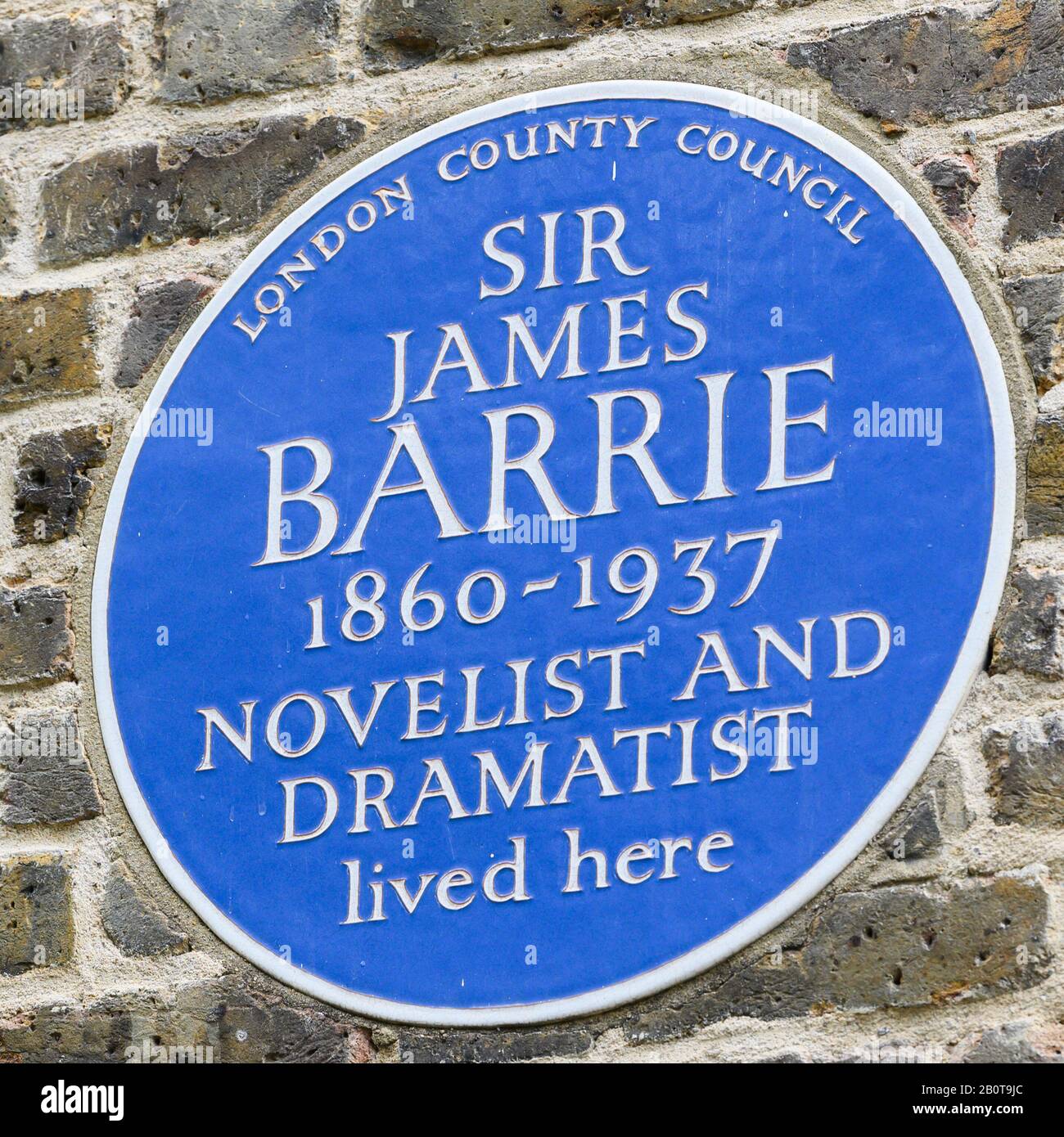 Plaque bleue Sir James Barrie, 100 Bayswater Road, Westminster, Londres Banque D'Images
