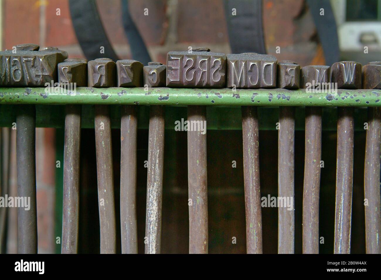 Gros plan sur les anciens timbres métalliques de l'usine abandonnée. Banque D'Images
