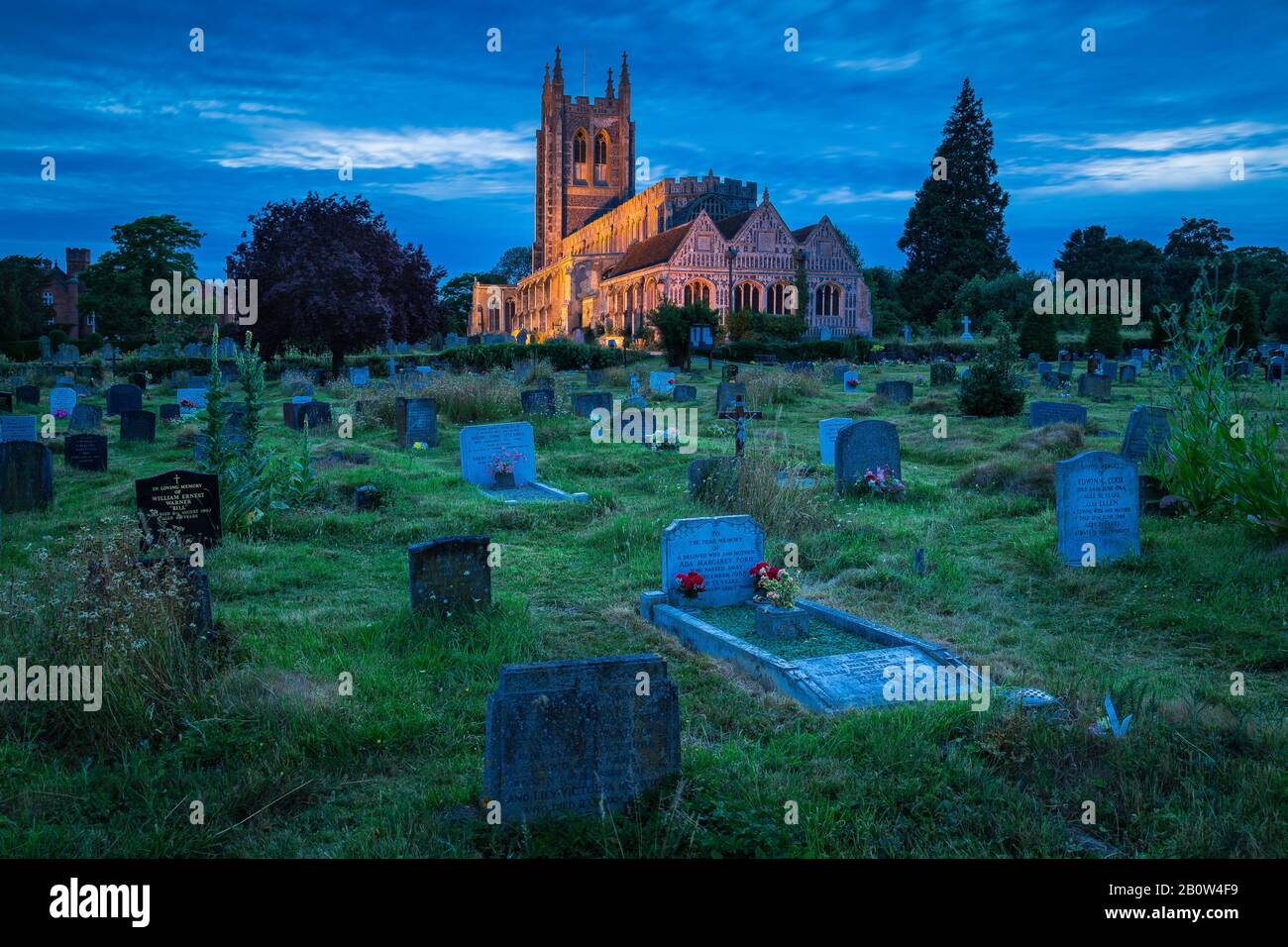 Long Melford Church en Angleterre a servi l'ancien et beau depuis le 12ème siècle. C'est l'une des meilleures églises médiévales de la Sainte Trinité du pays. Banque D'Images