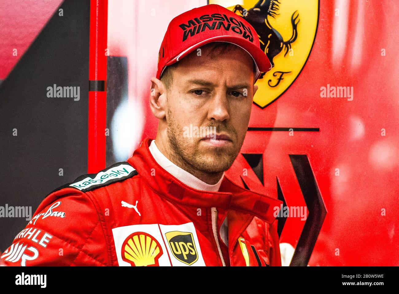 Barcelone, Espagne. 21 février 2020. Sebastian VETTEL (GER) de l'équipe Ferrari dans le garage de l'équipe au troisième jour de la Formule 1 essai hiver au circuit de Catalunya crédit: Matthias Oesterle/Alay Live News Banque D'Images