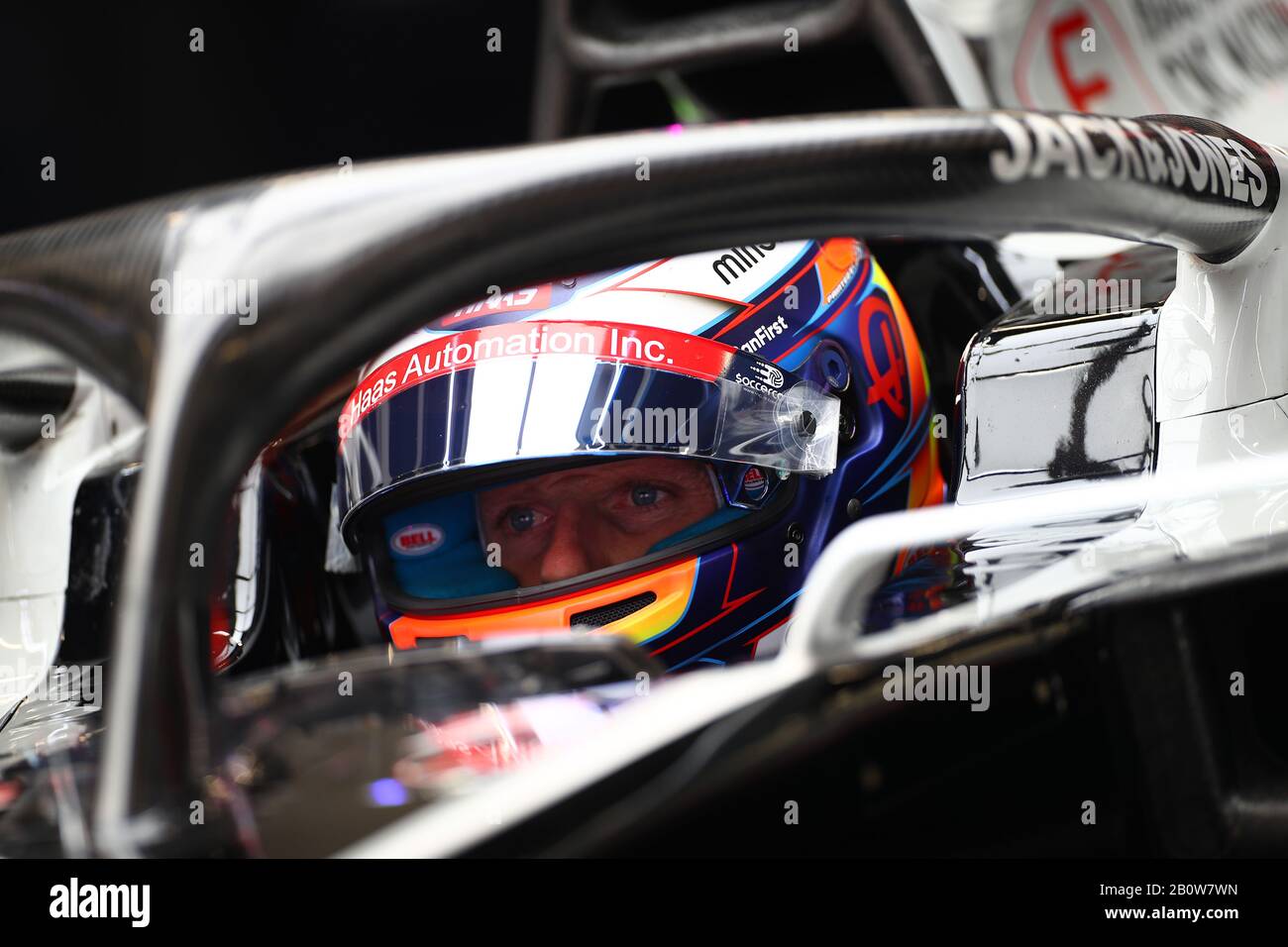 Montemelò, Barcelone - Espagne. Formule 1 essai pré-saison 2020 jour 3. 21 février 2020 . Romain Grosjean de France et l'équipe Haas F1 dans le garage pendant le troisième jour des tests d'hiver F1 Banque D'Images