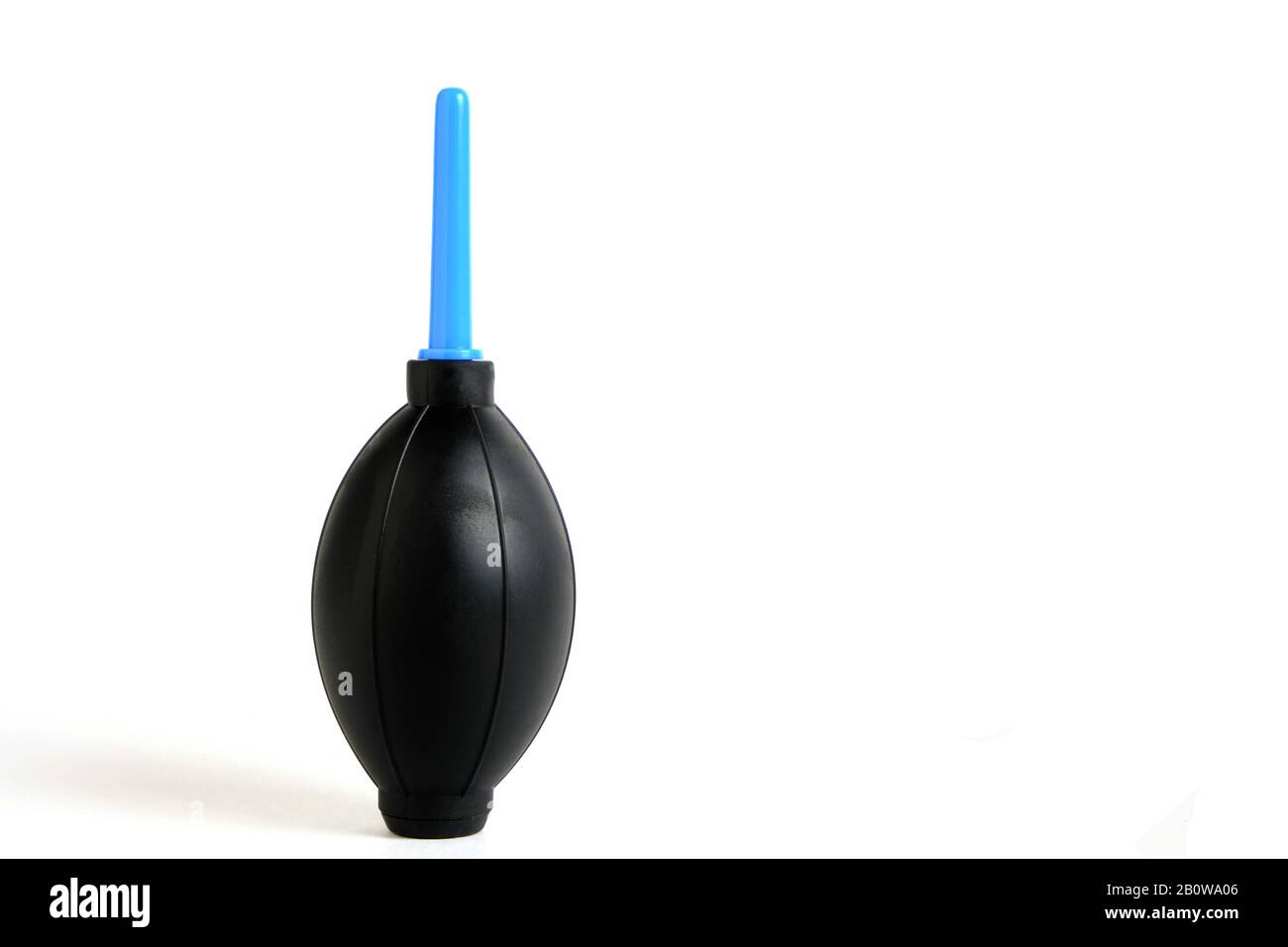 Poire pour le nettoyage de la poussière sur un fond blanc Banque D'Images