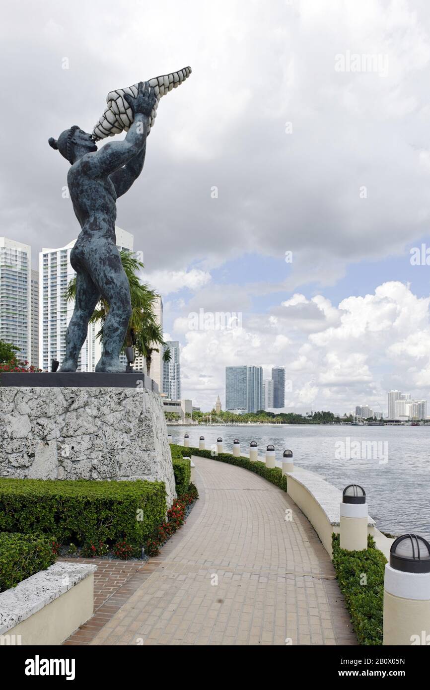 Statue À Tequesta Point, Brickell Key Park Trail, Centre-Ville De Miami, Miami, Floride, États-Unis, Banque D'Images