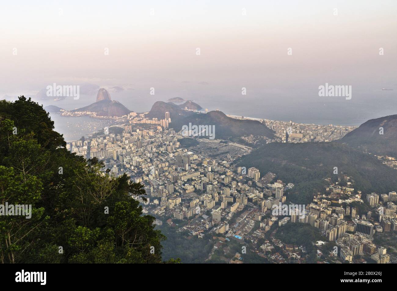 Vue sur Rio de Janeiro avec pain de sucre, Brésil, Amérique du Sud, Banque D'Images