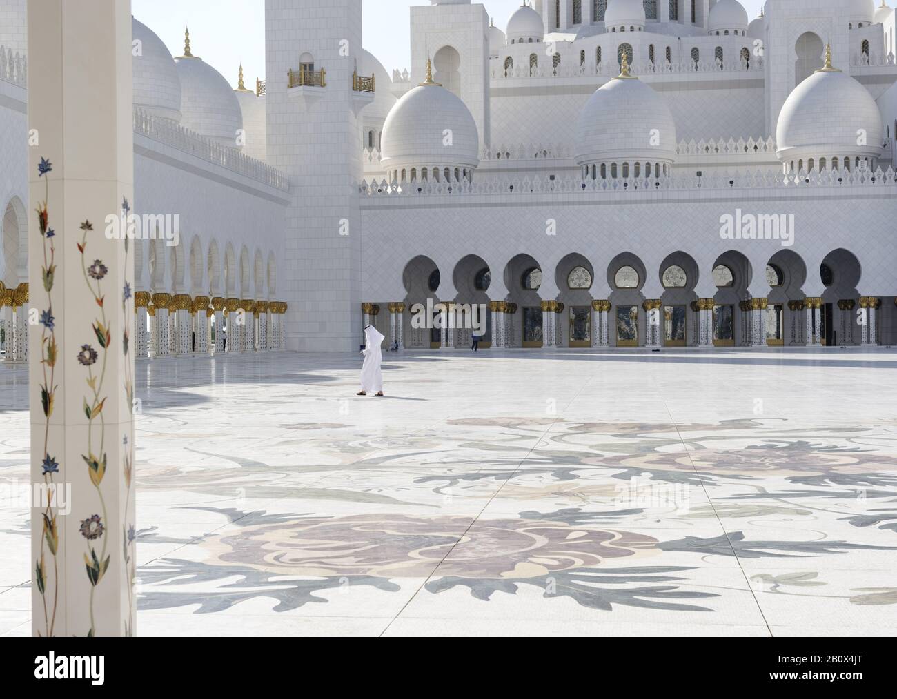 Cour Intérieure De La Mosquée Sheikh Zayed Bin Sultan Al Nahyan, Émirat D'Abu Dhabi, Émirats Arabes Unis, Moyen-Orient, Asie, Banque D'Images