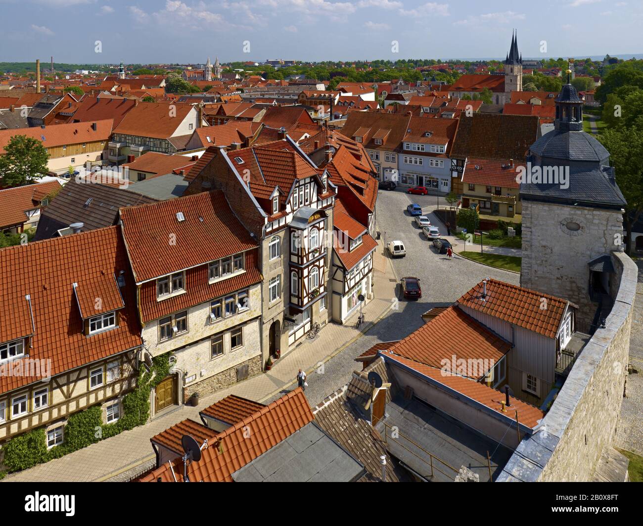 Vue panoramique de la Tour du Corbeau sur l'oldtown jusqu'à l'église Jakobikirche et Frauentor, Mulhouse, Allemagne, Banque D'Images