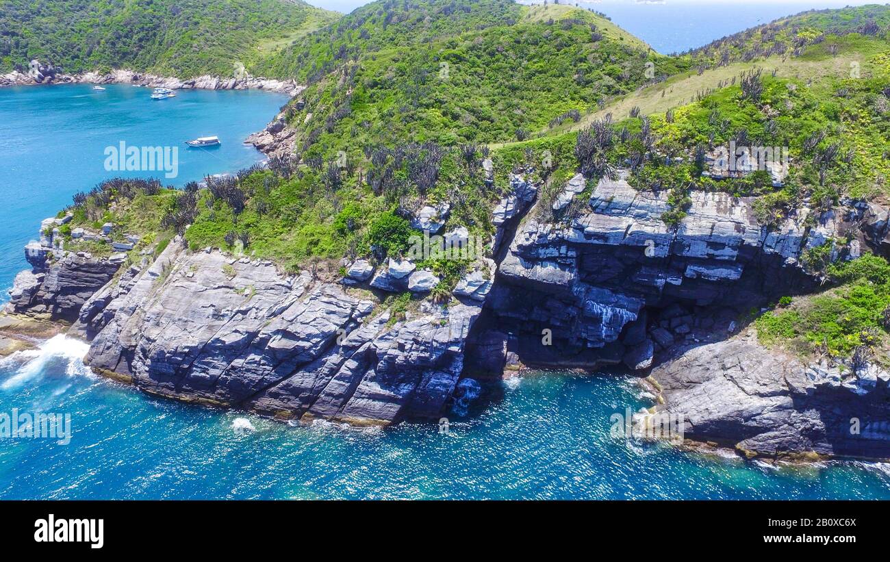 Vue aérienne de l'île atlantique à Cabo Frio, Brésil Banque D'Images