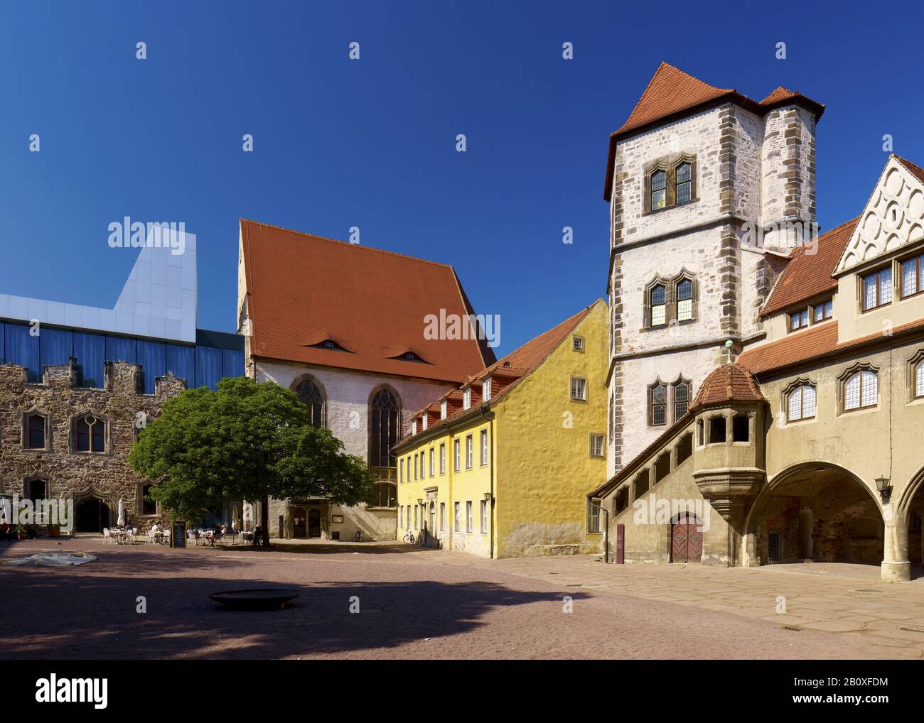 Cour De Moritzburg Avec Magdalenkapelle, Halle / Saale, Saxe-Anhalt, Allemagne, Banque D'Images