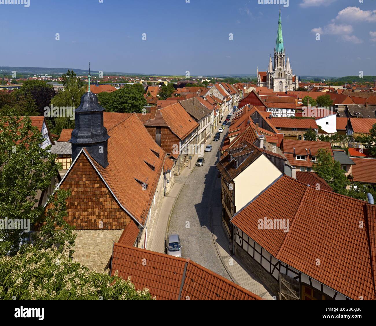 Vue panoramique de la tour de Rabenturm sur l'oldtown jusqu'à la Marienkirche, Mulhouse, Allemagne, Banque D'Images
