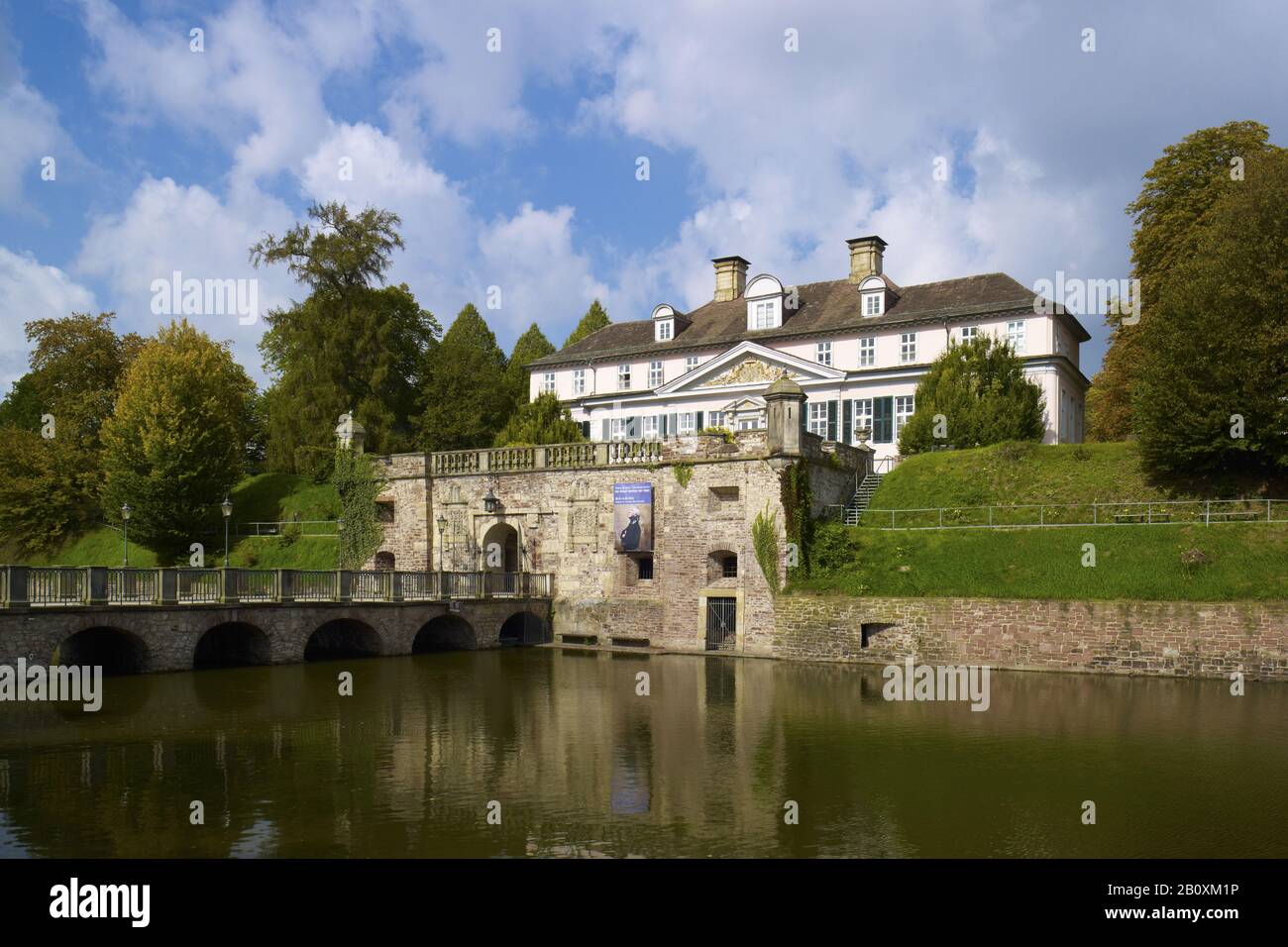 Château avec forteresse à Bad Pyrmont, Weserbergland, Basse-Saxe, Allemagne, Banque D'Images