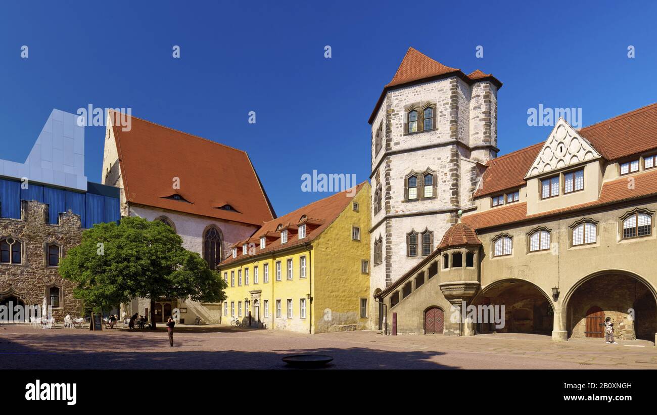 Cour De Moritzburg Avec Magdalenkapelle, Halle / Saale, Saxe-Anhalt, Allemagne, Banque D'Images