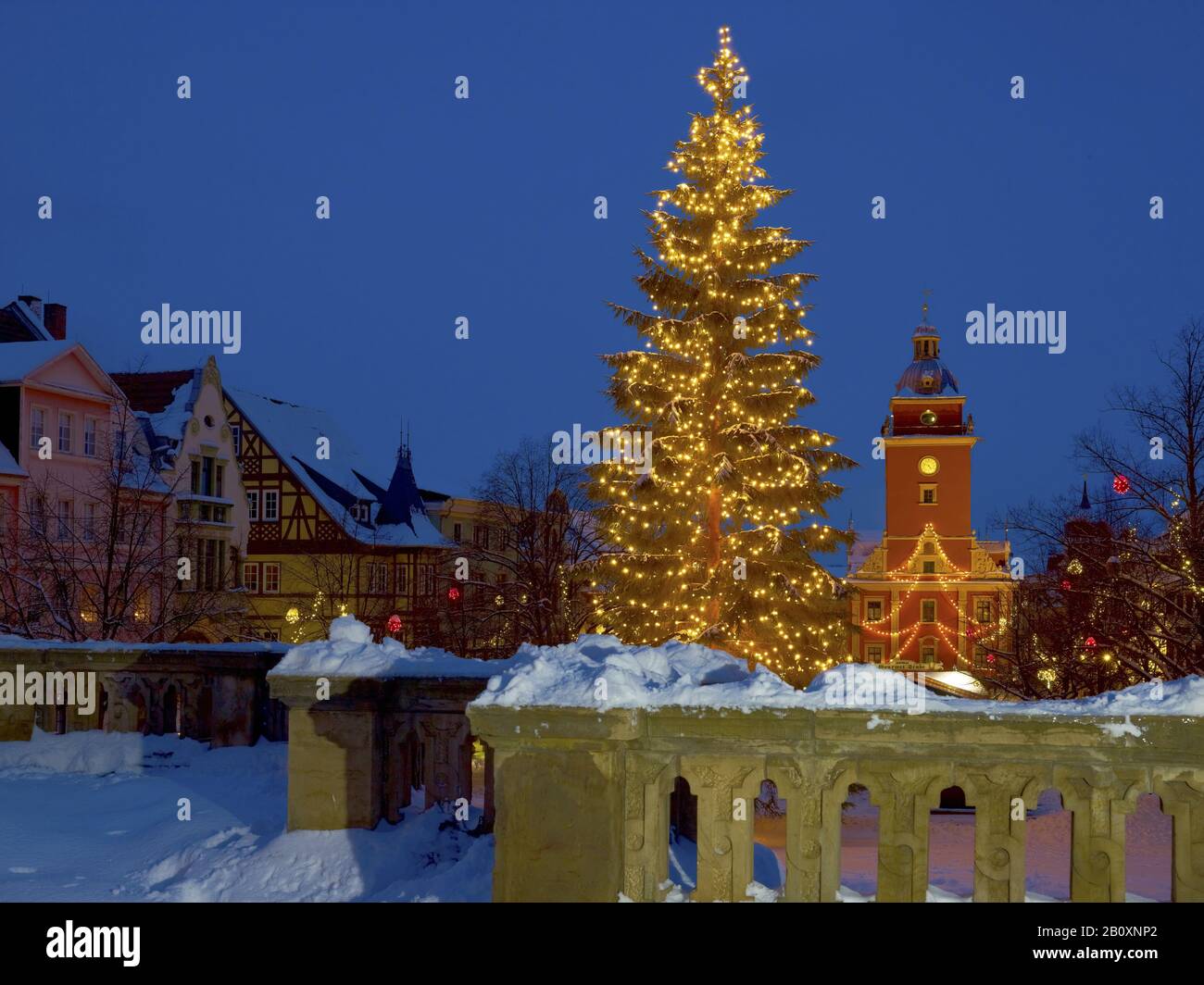 Marché de Noël avec hôtel de ville sur le marché principal, arbre de Noël, ville de quartier Gotha, Allemagne, Banque D'Images