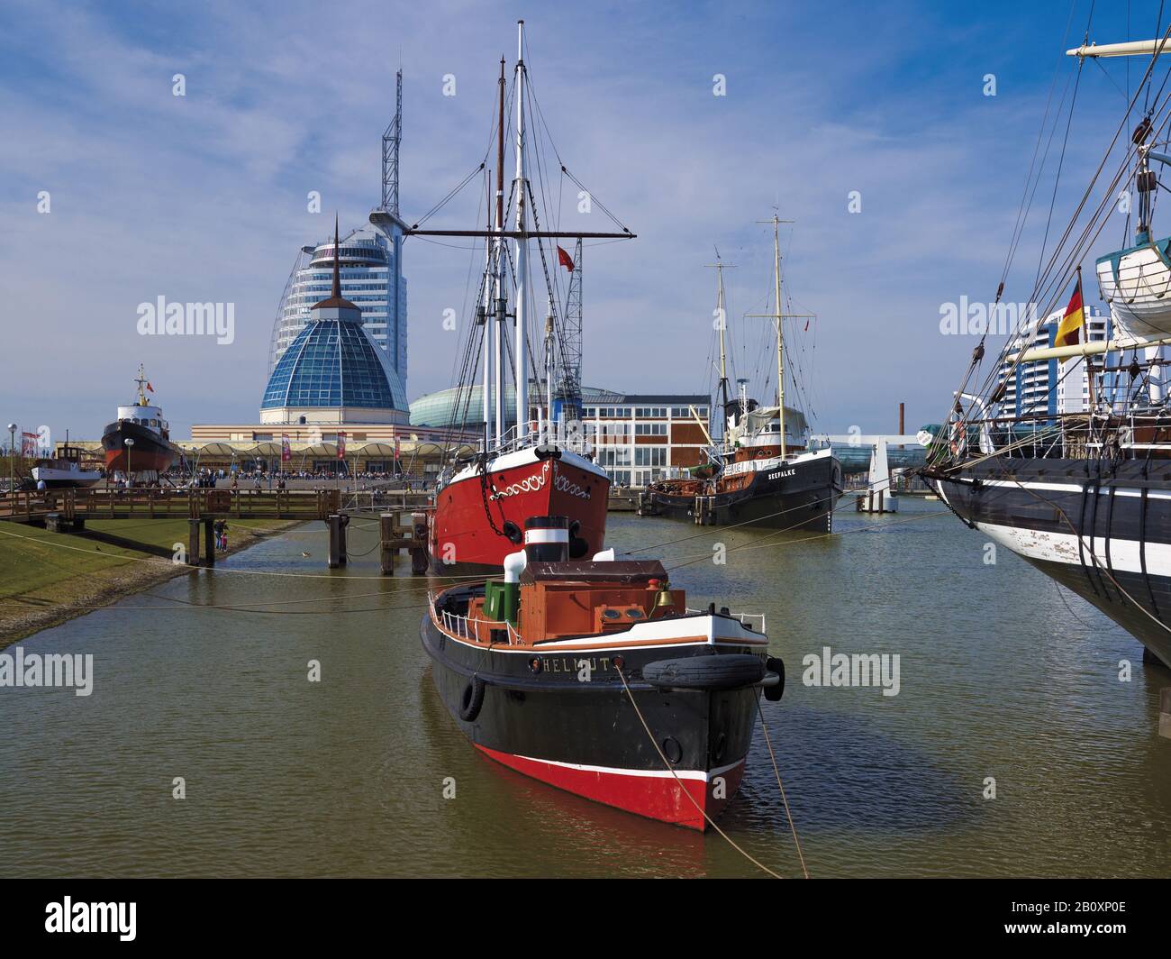 Museumshafen, Atlantic Hotel Sail City Et Mediterraneo, Bremerhaven, Bremen, Allemagne, Banque D'Images