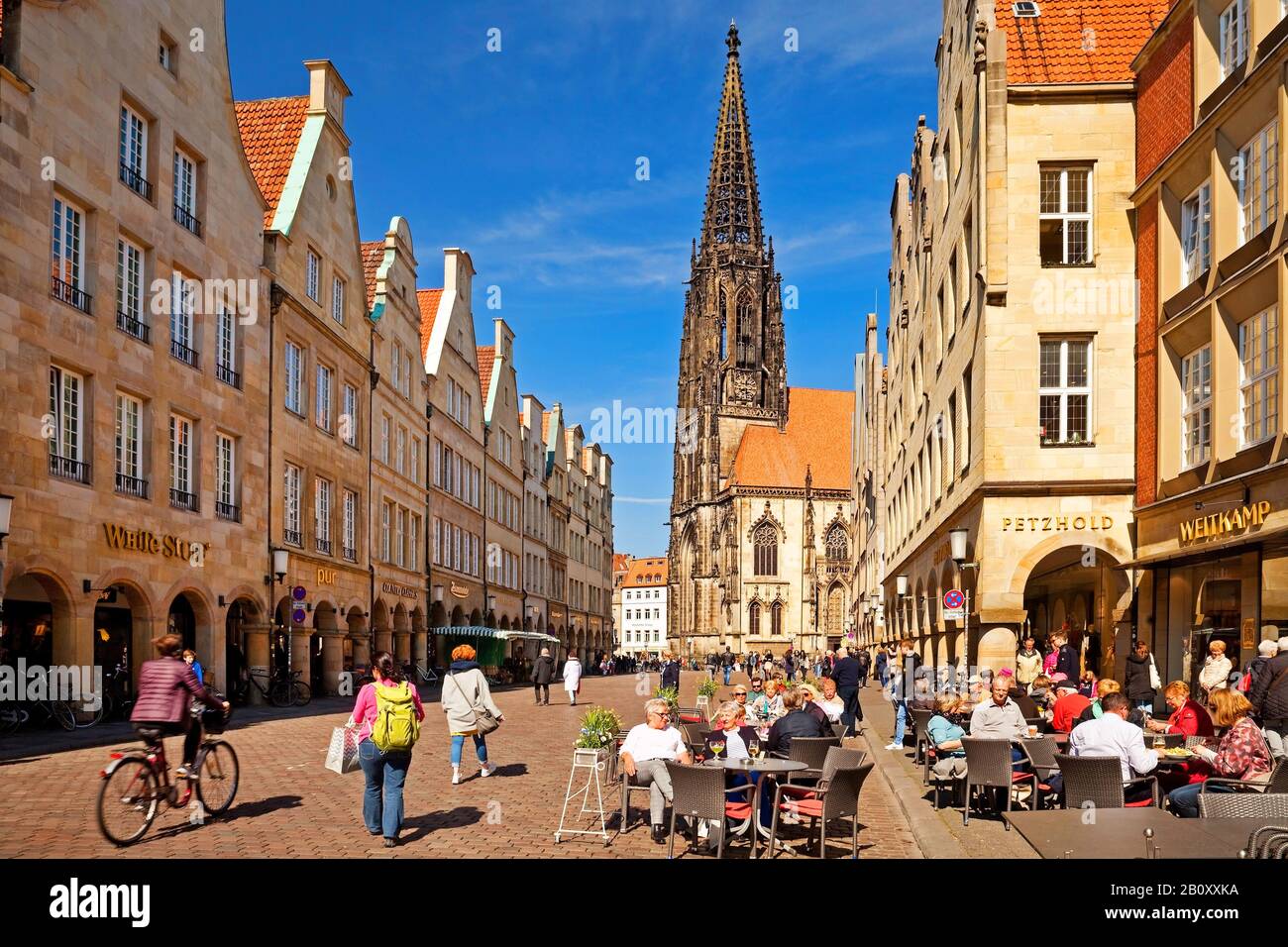 Prinzipalmarkt, marché historique principal et Église Saint-Lambert, Allemagne, Rhénanie-du-Nord-Westphalie, Muensterland, Munster Banque D'Images