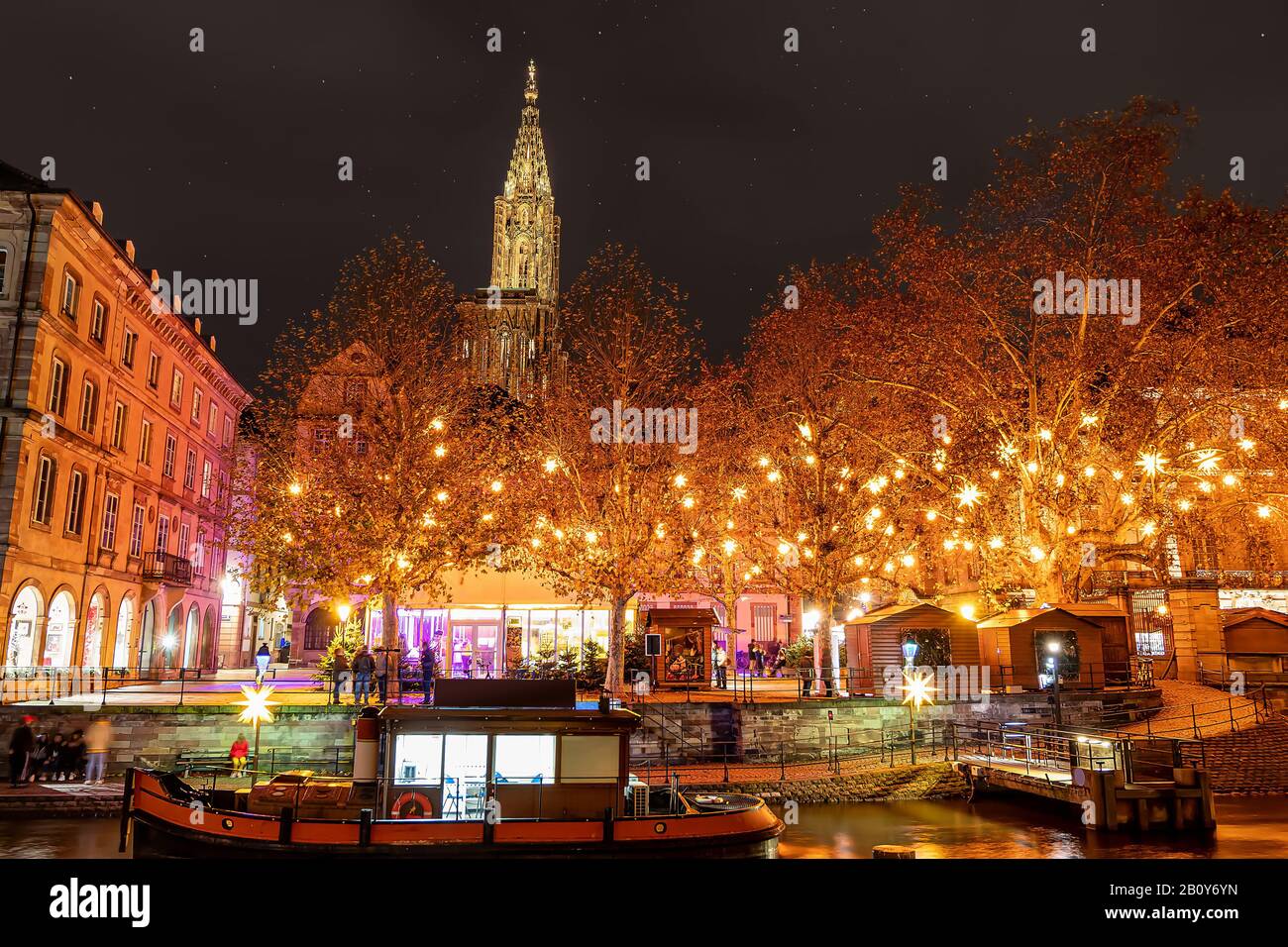 Marché de Noël dans la ville de Strasbourg, région Alsace, France Banque D'Images