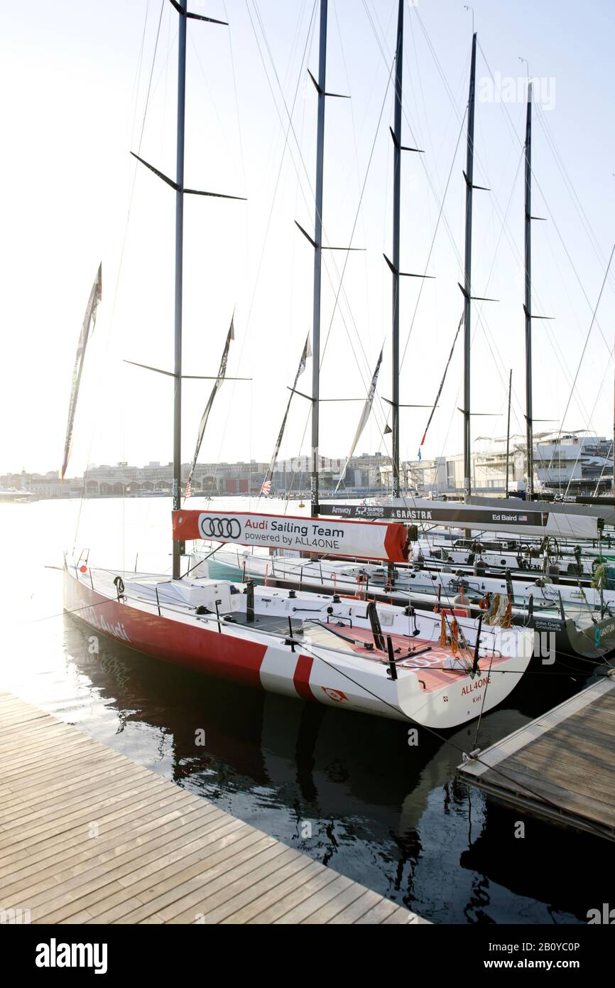 Yachts de voile de classe Super Series, Port Americas Cup, Port, Valence, Espagne, Banque D'Images